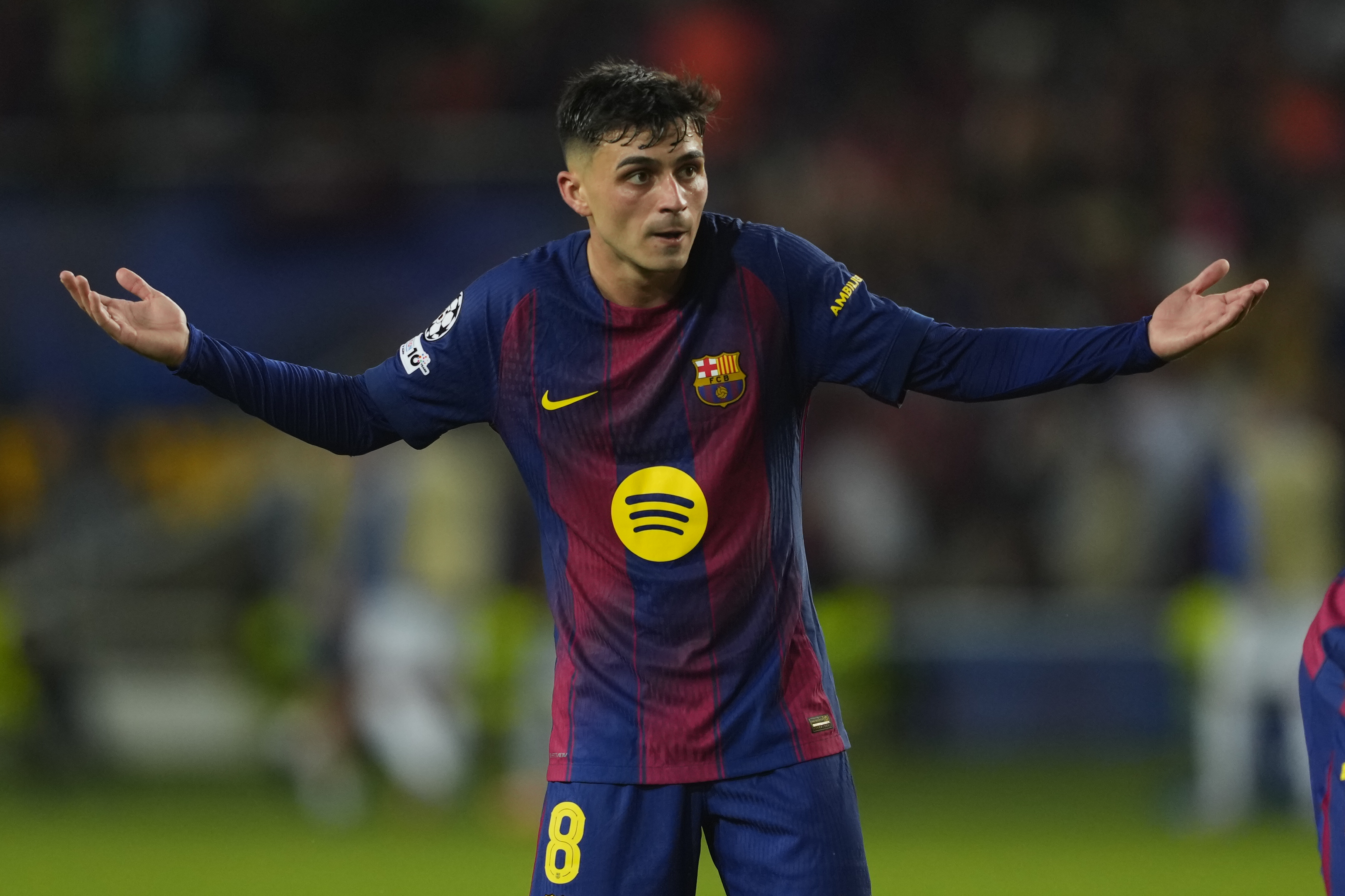 BARCELONA , 01/10/2025.- El centrocampista del FC Barcelona, Pedri, durante el partido de la primera fase de la Liga de Campeones que FC Barcelona y PSG disputan este miércoles en el estadio olímpico Lluis Companys. EFE/Alejandro García.
