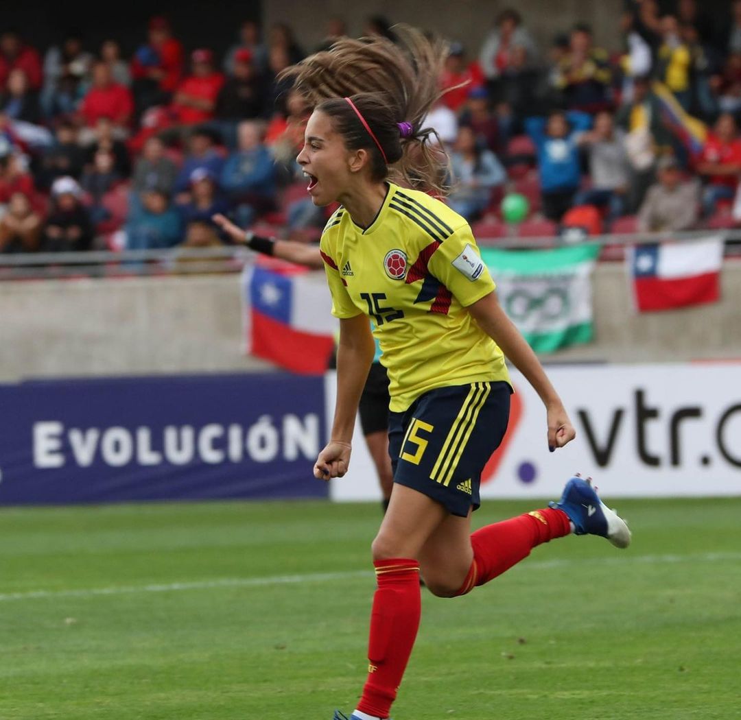 Isabella Echeverri anuncia su retiro del fútbol profesional