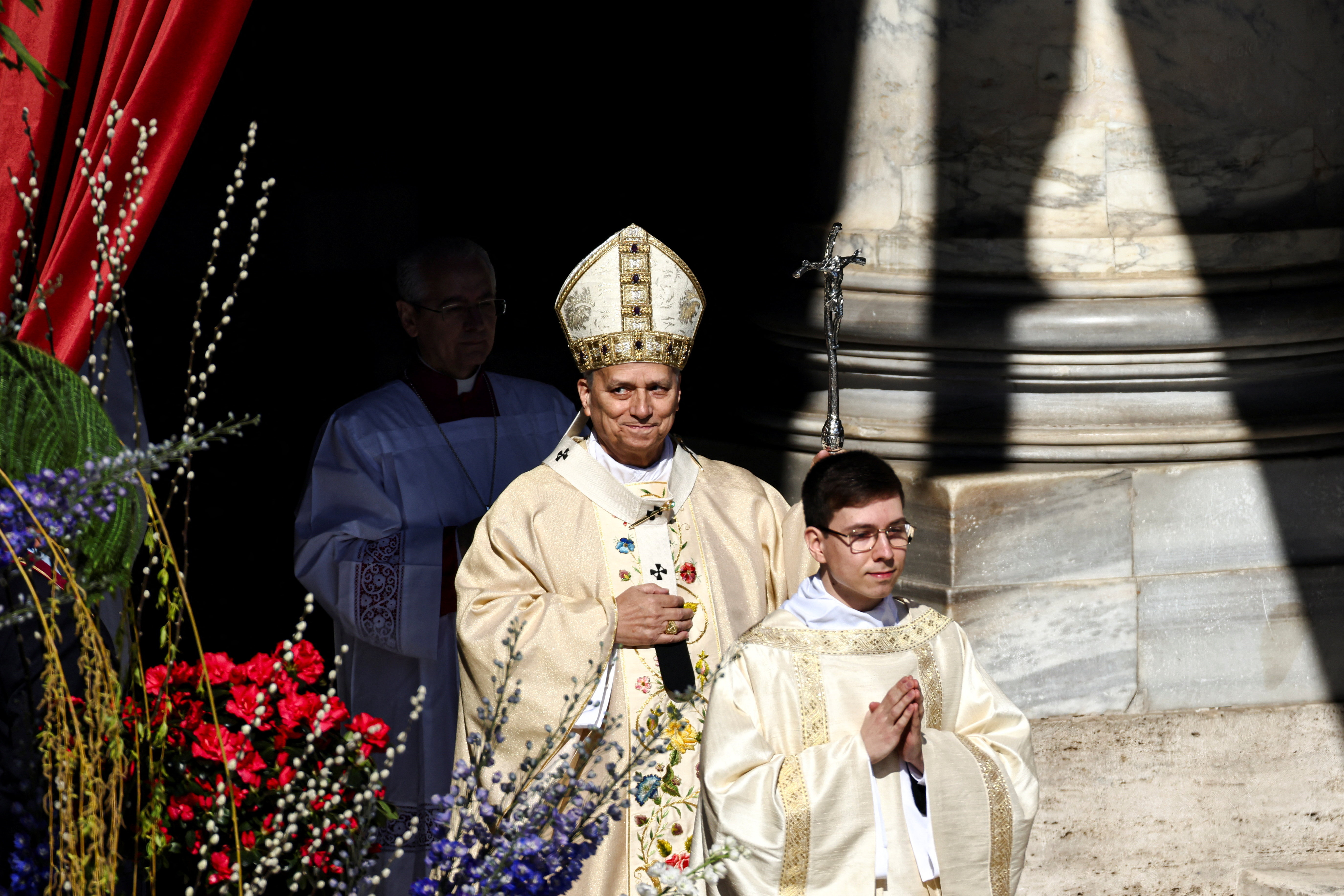 Pope Leo XIV arrives to lead the Easter Mass in St. Peter's Square at the Vatican, April 5, 2026. REUTERS/Matteo Minnella