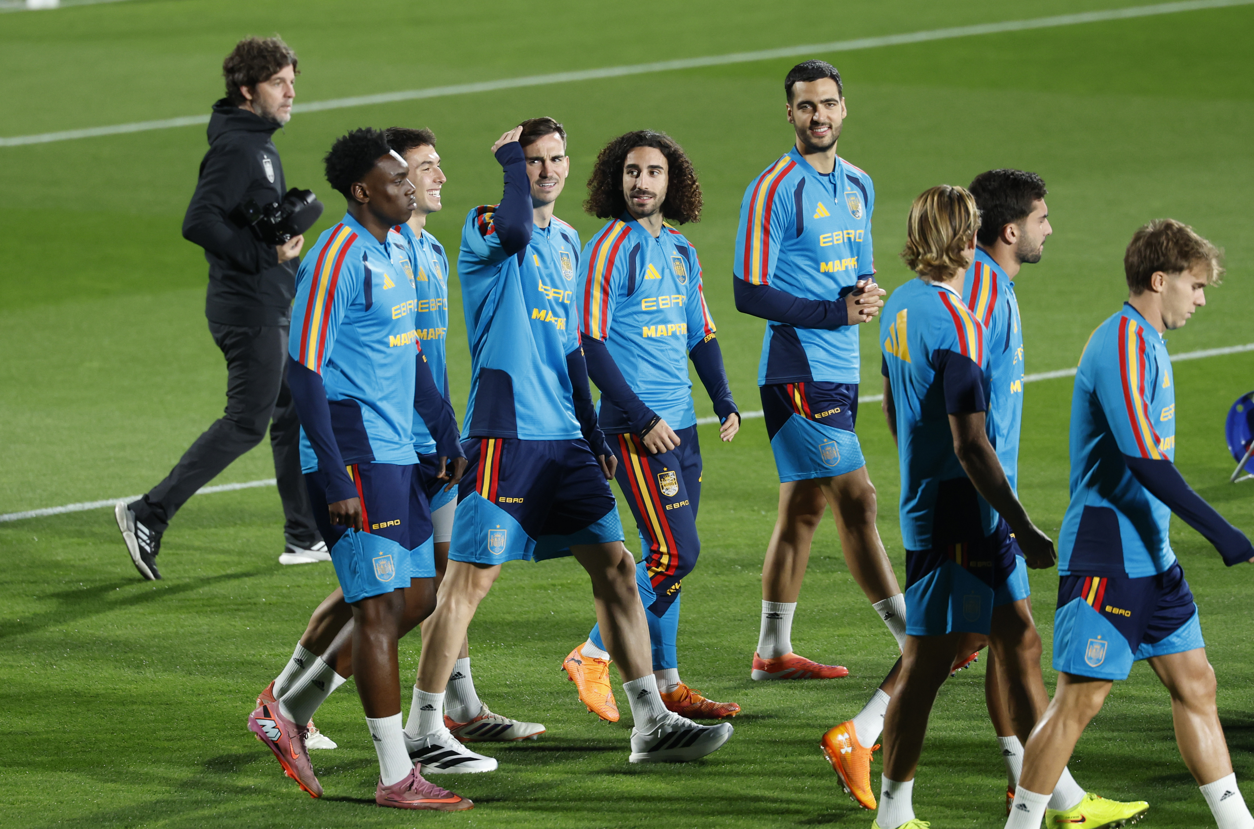 11/11/25 PREVIA CLASIFICACION MUNDIAL 2026
CIUDAD DEL FUTBOL LAS ROZAS
ENTRENAMIENTO SELECCION ESPAÑOLA ESPAÑA
FABIAN RUIZ MARC CUCURELLA IKER MERINO GRUPO