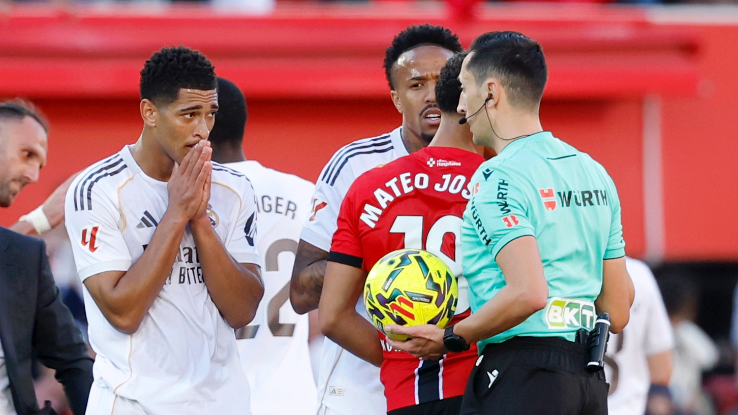 04/04/26 PARTIDO PRIMERA DIVISION 
REAL MALLORCA - REAL MADRID
ARBITRO SANCHEZ MARTINEZ PROTESTA BELLINGHAM