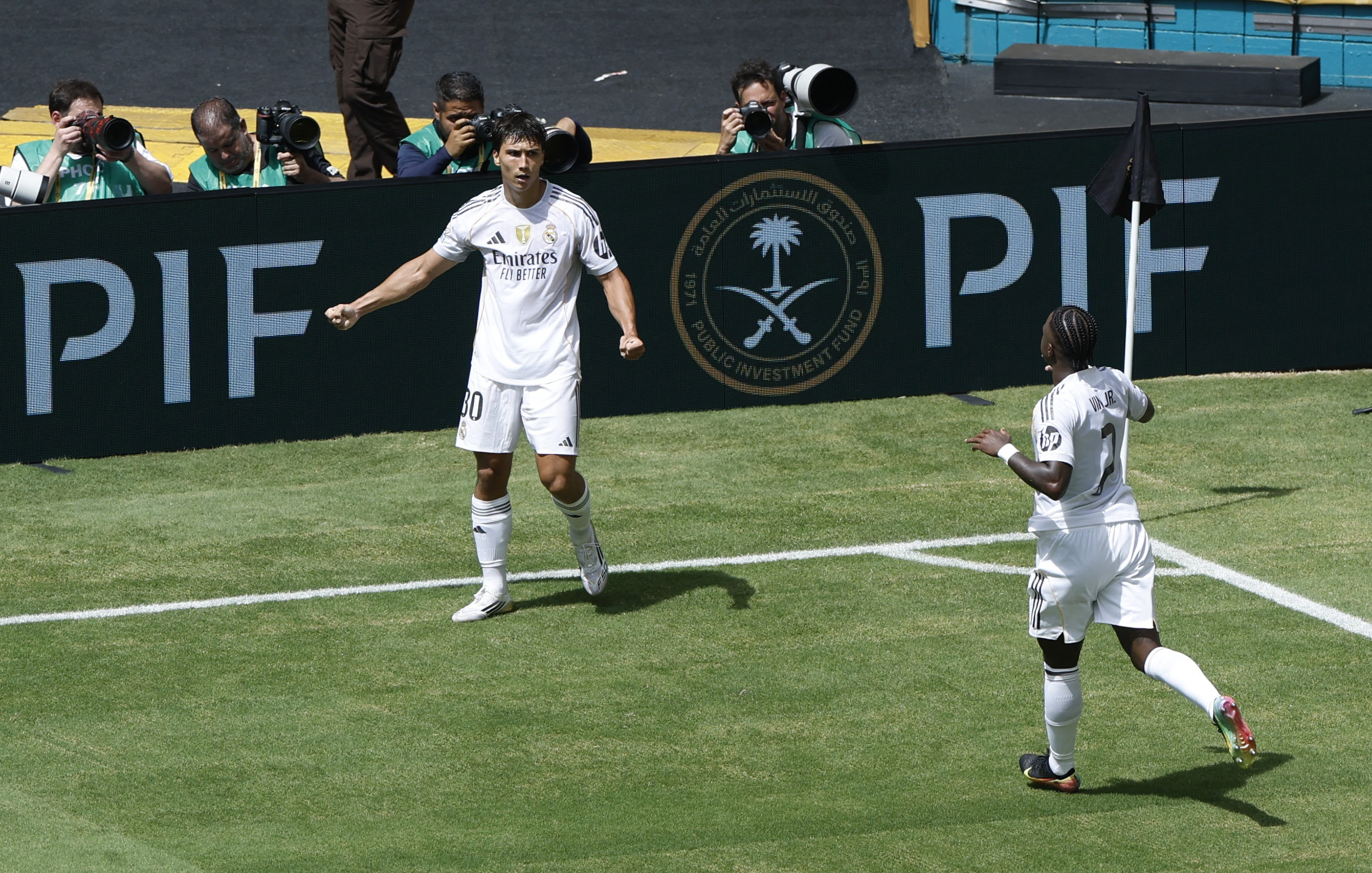 Gonzalo García celebra un gol.
