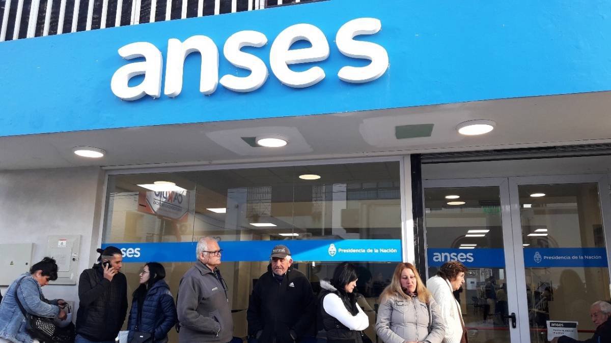 Cuándo cobro ANSES: cronograma de pagos de mayo de jubilaciones, AUH, AUE,  desempleo y más - Tikitakas