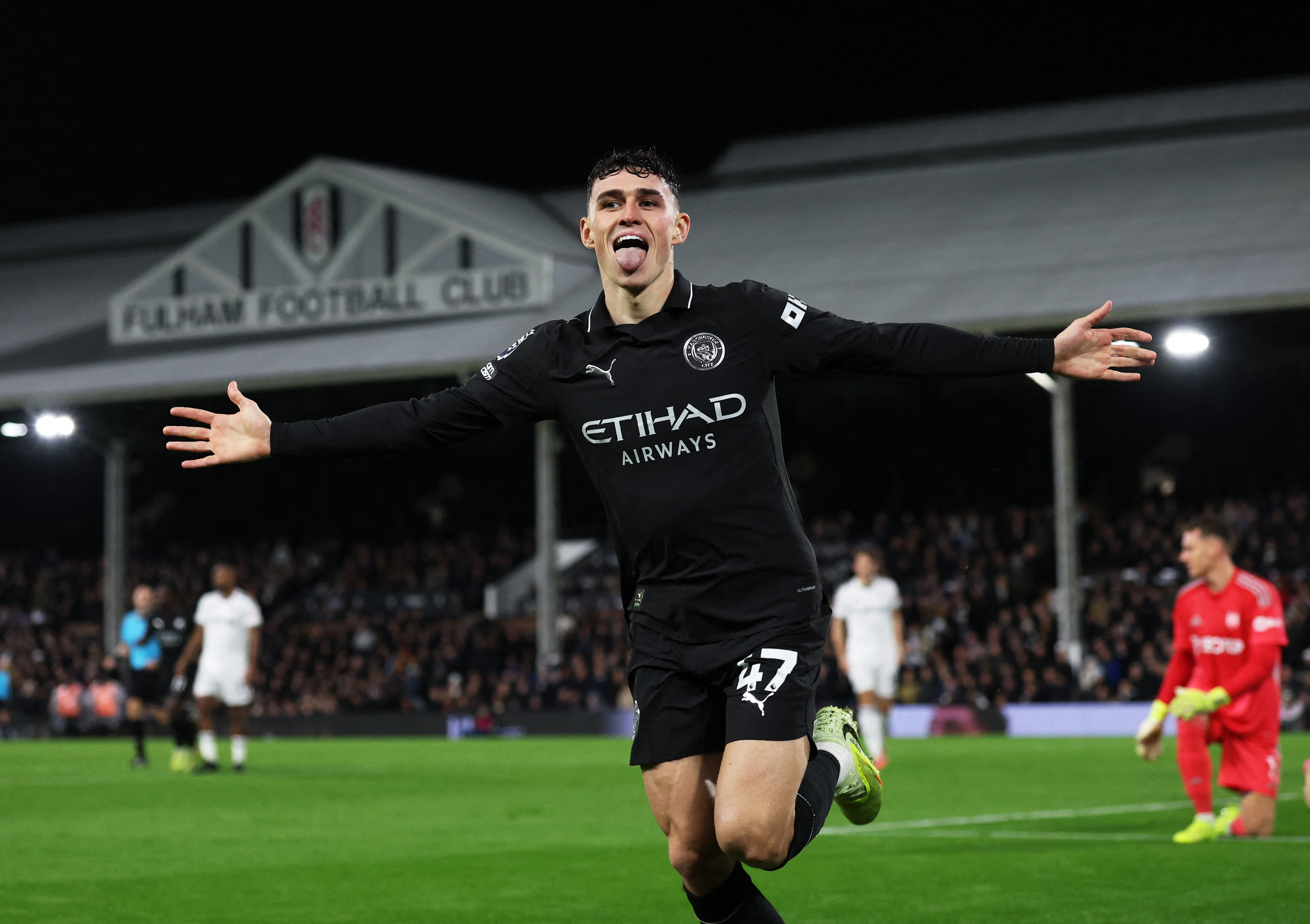 Soccer Football - Premier League - Fulham v Manchester City - Craven Cottage, London, Britain - December 2, 2025 Manchester City's Phil Foden celebrates scoring their fourth goal Action Images via Reuters/Paul Childs EDITORIAL USE ONLY. NO USE WITH UNAUTHORIZED AUDIO, VIDEO, DATA, FIXTURE LISTS, CLUB/LEAGUE LOGOS OR 'LIVE' SERVICES. ONLINE IN-MATCH USE LIMITED TO 120 IMAGES, NO VIDEO EMULATION. NO USE IN BETTING, GAMES OR SINGLE CLUB/LEAGUE/PLAYER PUBLICATIONS. PLEASE CONTACT YOUR ACCOUNT REPRESENTATIVE FOR FURTHER DETAILS..