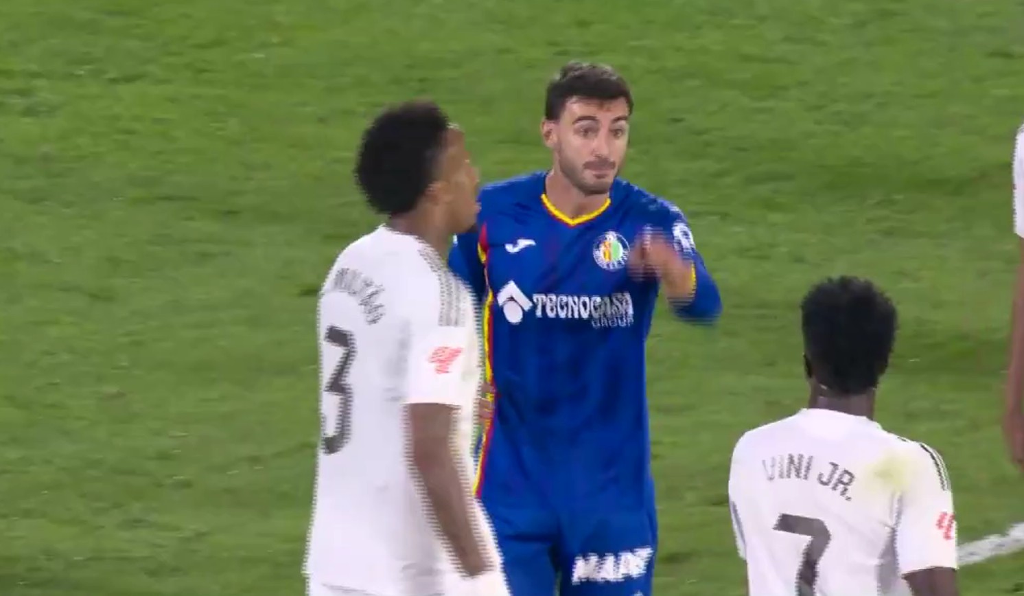 El cruce entre Iglesias y Vinicius