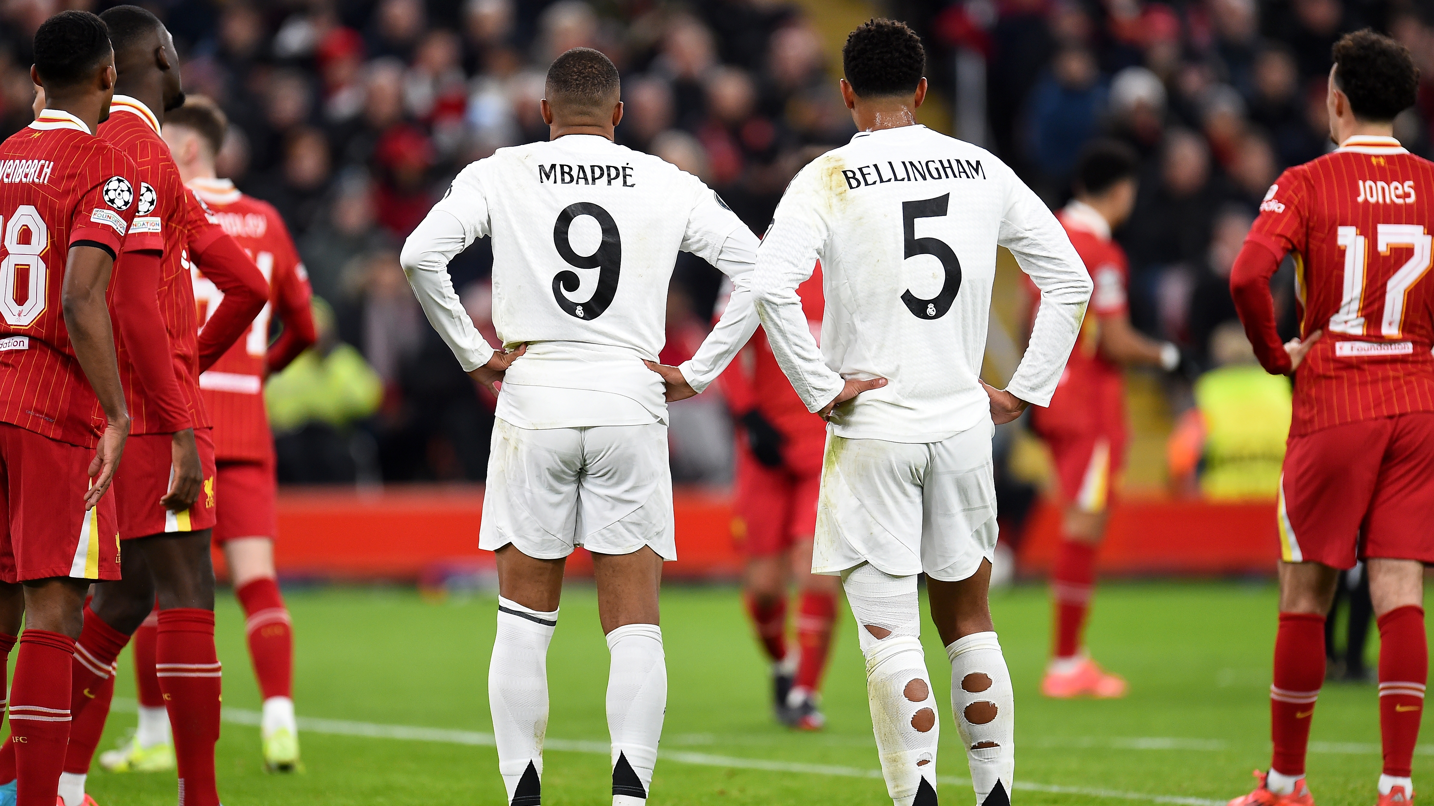 Liverpool (United Kingdom), 27/11/2024.- Jude Bellingham and Kylian Mbappe of Real Madrid look on during the UEFA Champions League match between Liverpool and Real Madrid in Liverpool, Britain, 27 November 2024. (Liga de Campeones, Reino Unido) EFE/EPA/PETER POWELL
