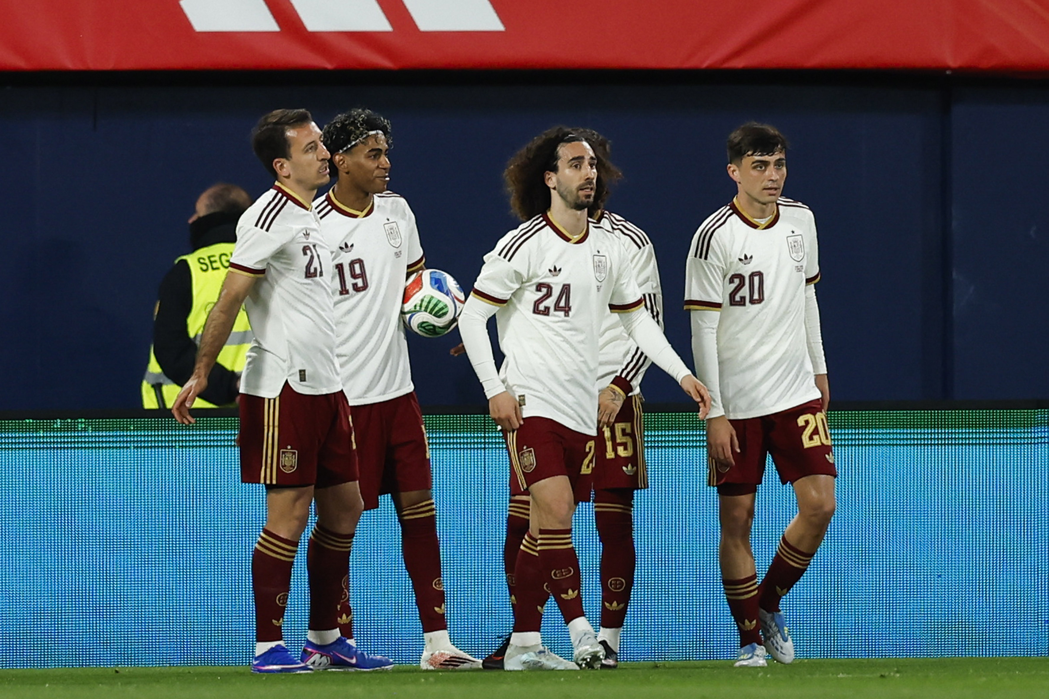 Los jugadores de la Selección celebran un gol.