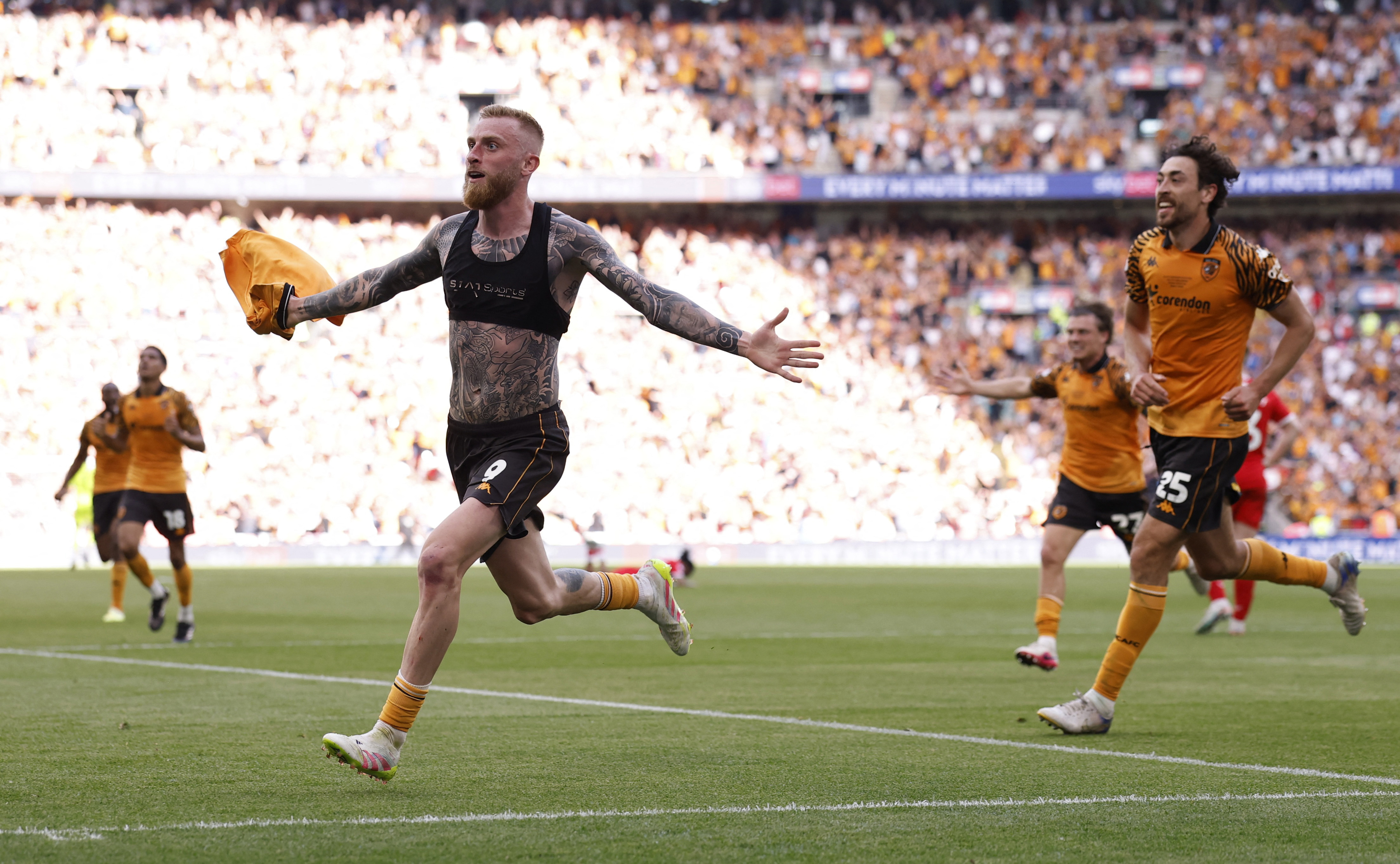 Soccer Football - Championship - Play Off - Final - Hull City v Middlesbrough - Wembley Stadium, London, Britain - May 23, 2026 Hull City's Oliver McBurnie celebrates scoring their first goal Action Images via Reuters/Andrew Couldridge EDITORIAL USE ONLY. NO USE WITH UNAUTHORIZED AUDIO, VIDEO, DATA, FIXTURE LISTS, CLUB/LEAGUE LOGOS OR 'LIVE' SERVICES. ONLINE IN-MATCH USE LIMITED TO 120 IMAGES, NO VIDEO EMULATION. NO USE IN BETTING, GAMES OR SINGLE CLUB/LEAGUE/PLAYER PUBLICATIONS. PLEASE CONTACT YOUR ACCOUNT REPRESENTATIVE FOR FURTHER DETAILS..
