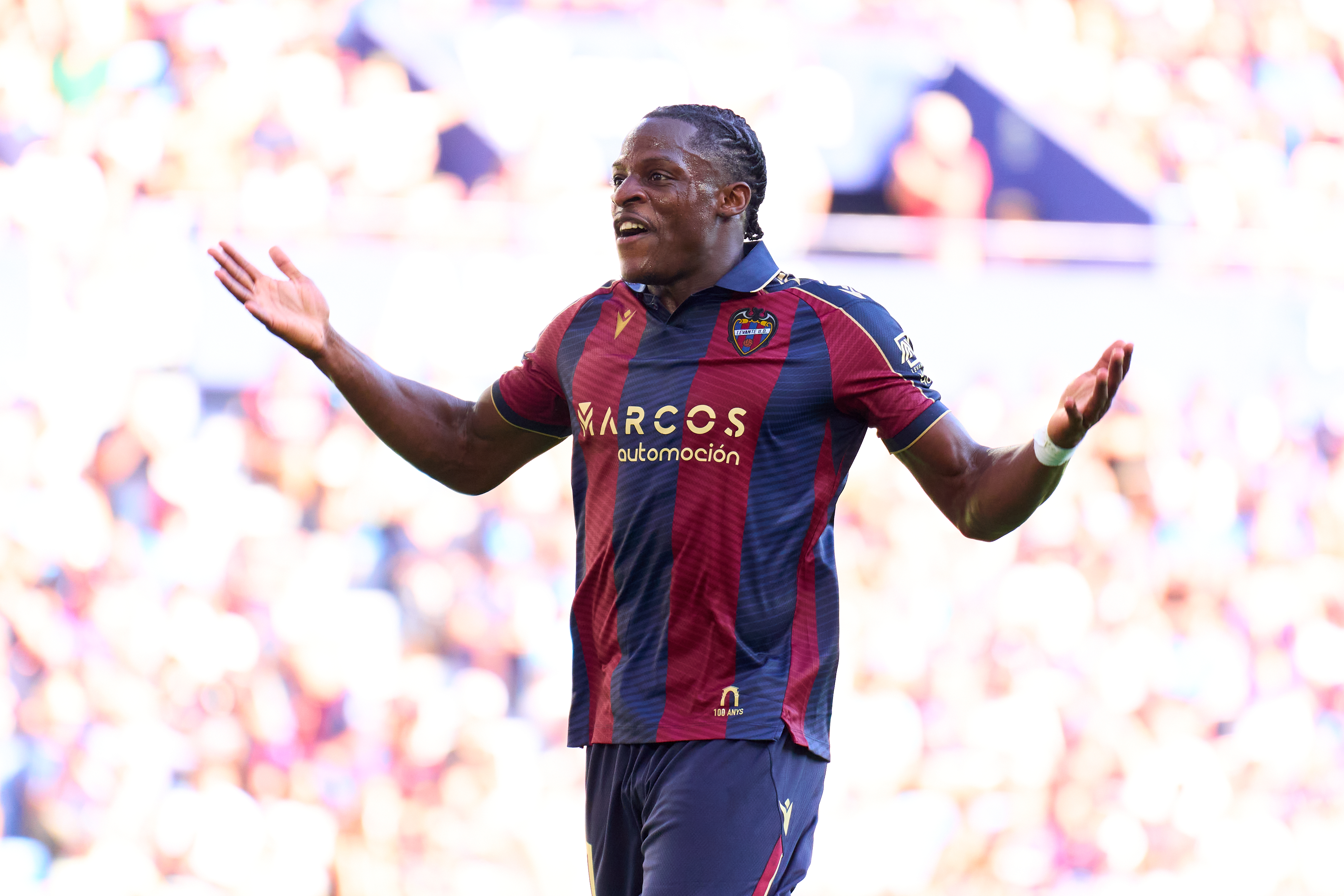 VALENCIA, SPAIN - SEPTEMBER 14: Etta Eyong of Levante UD reacts during the LaLiga EA Sports match between Levante UD and Real Betis Balompie at Ciutat de Valencia on September 14, 2025 in Valencia, Spain. (Photo by Aitor Alcalde Colomer/Getty Images)
