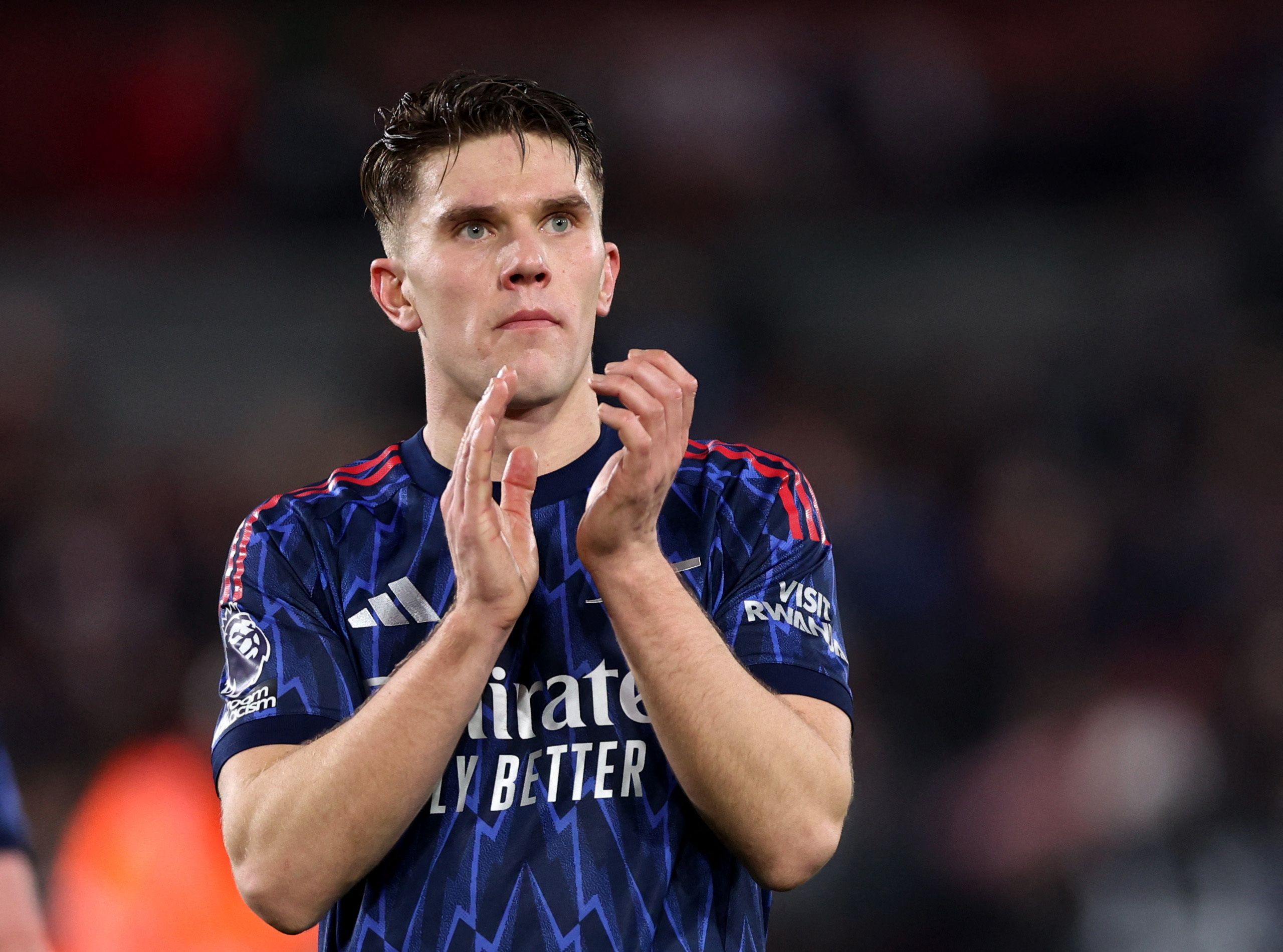 Soccer Football - Premier League - Brentford v Arsenal - GTech Community Stadium, London, Britain - February 12, 2026 Arsenal's Viktor Gyokeres applauds fans after the match REUTERS/David Klein EDITORIAL USE ONLY. NO USE WITH UNAUTHORIZED AUDIO, VIDEO, DATA, FIXTURE LISTS, CLUB/LEAGUE LOGOS OR 'LIVE' SERVICES. ONLINE IN-MATCH USE LIMITED TO 120 IMAGES, NO VIDEO EMULATION. NO USE IN BETTING, GAMES OR SINGLE CLUB/LEAGUE/PLAYER PUBLICATIONS. PLEASE CONTACT YOUR ACCOUNT REPRESENTATIVE FOR FURTHER DETAILS..