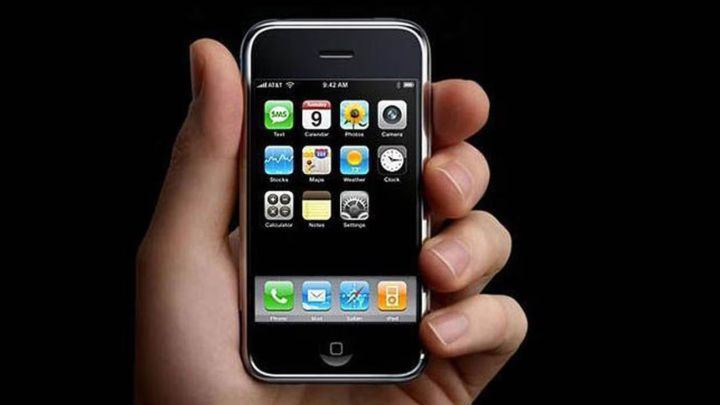 Si tienes un iPhone de primera generación como nuevo, lo podrías vender por más de 50.000 euros 