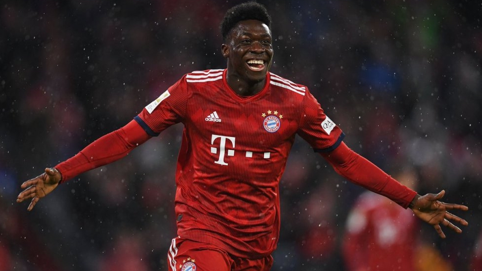 El agente de Alphonso Davies responde a "los insultos" de Uli Hoeness