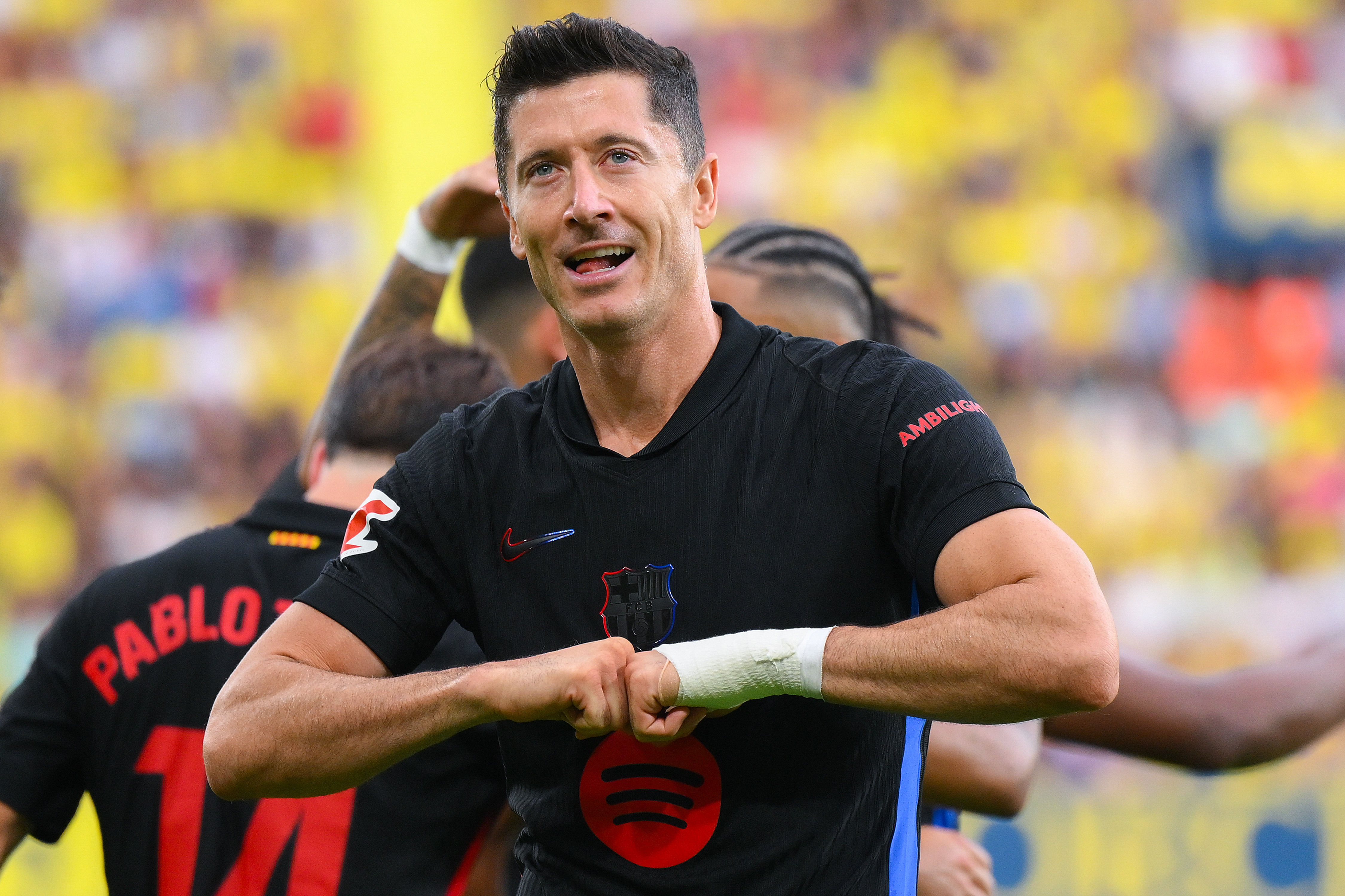 Delantero: Lewandowski (Bar?a)