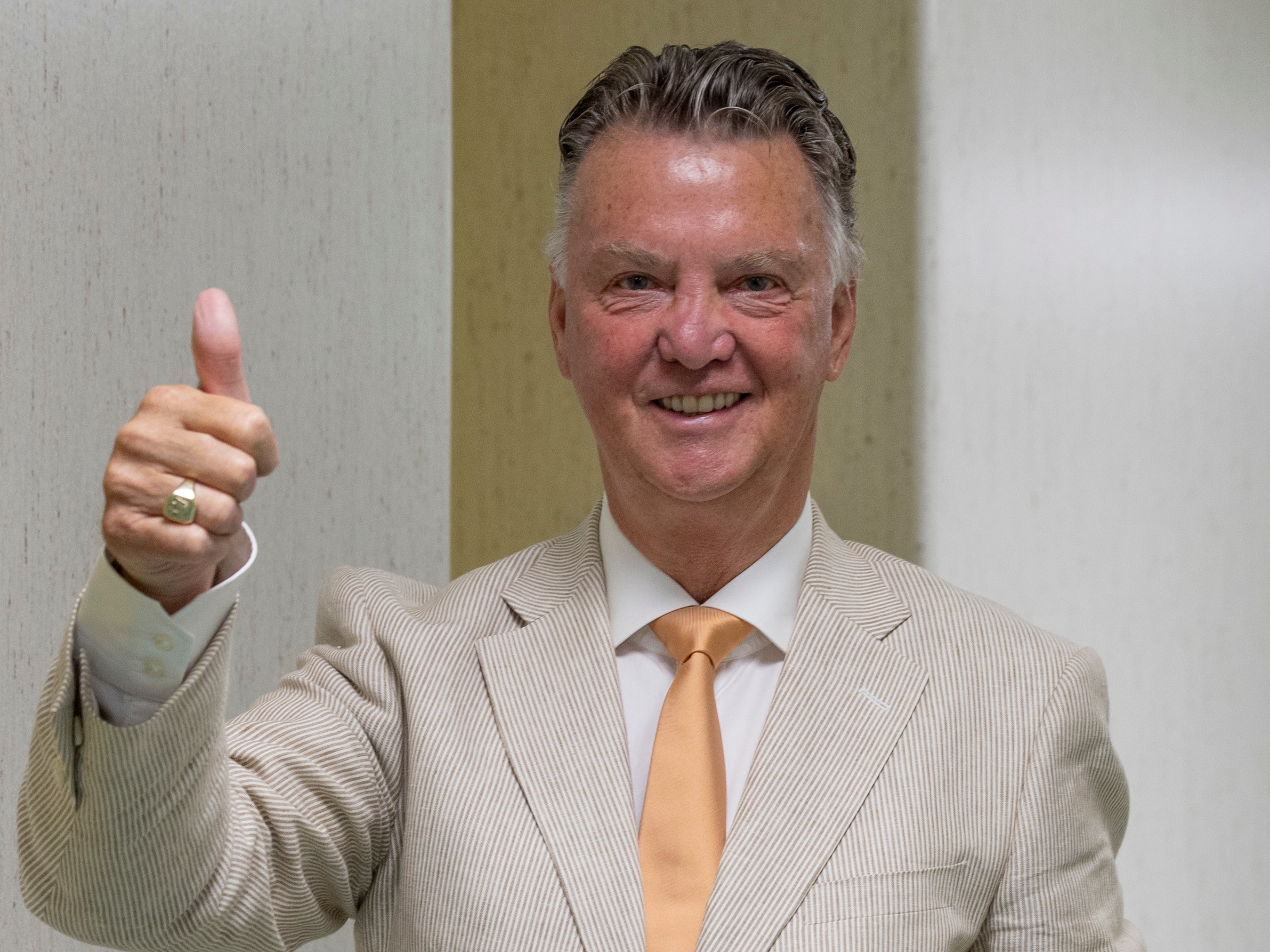 Van Gaal solo quiere selecciones