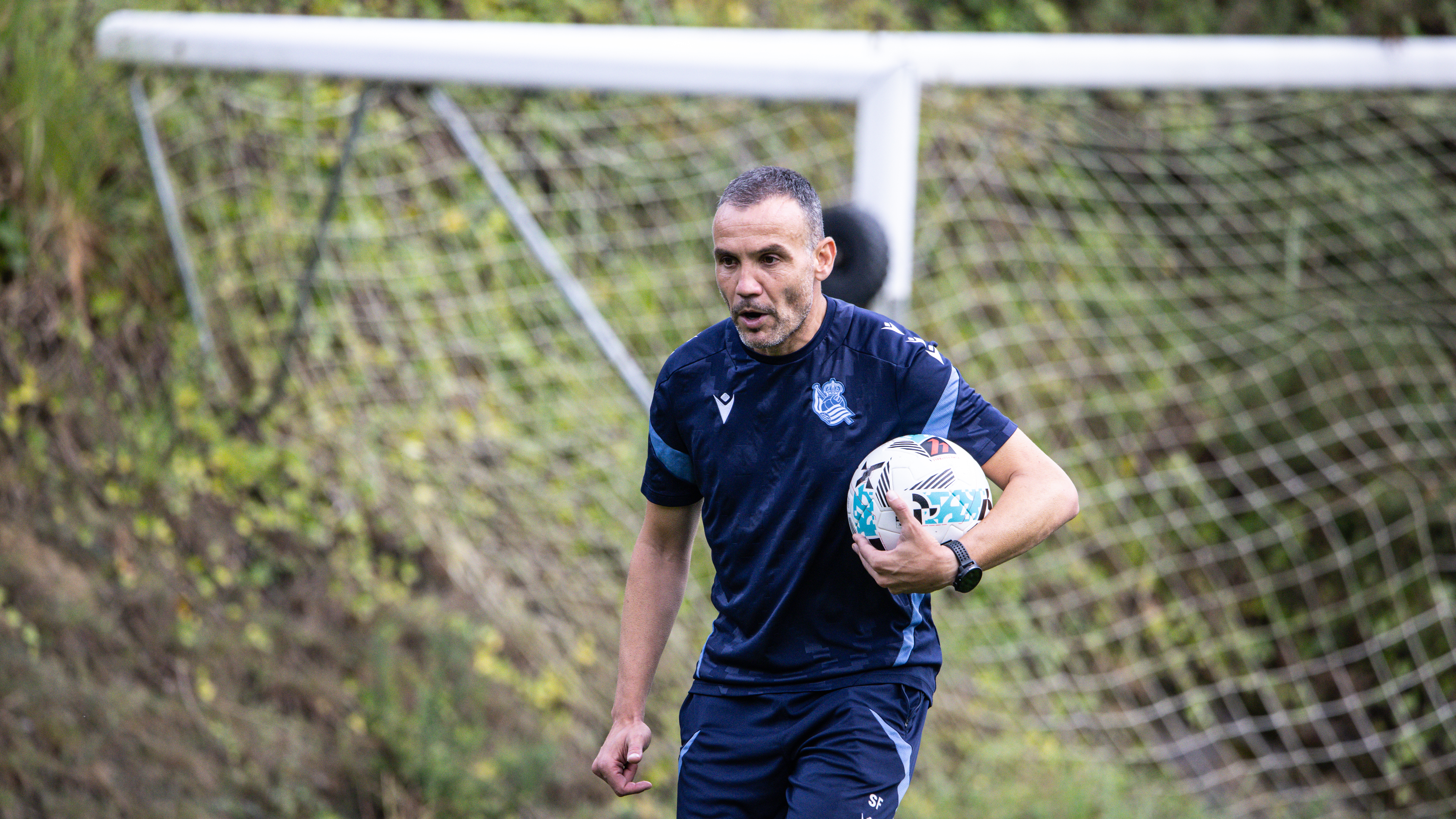 Sergio Francisco, entrenador de la Real Sociedad, en Zubieta.