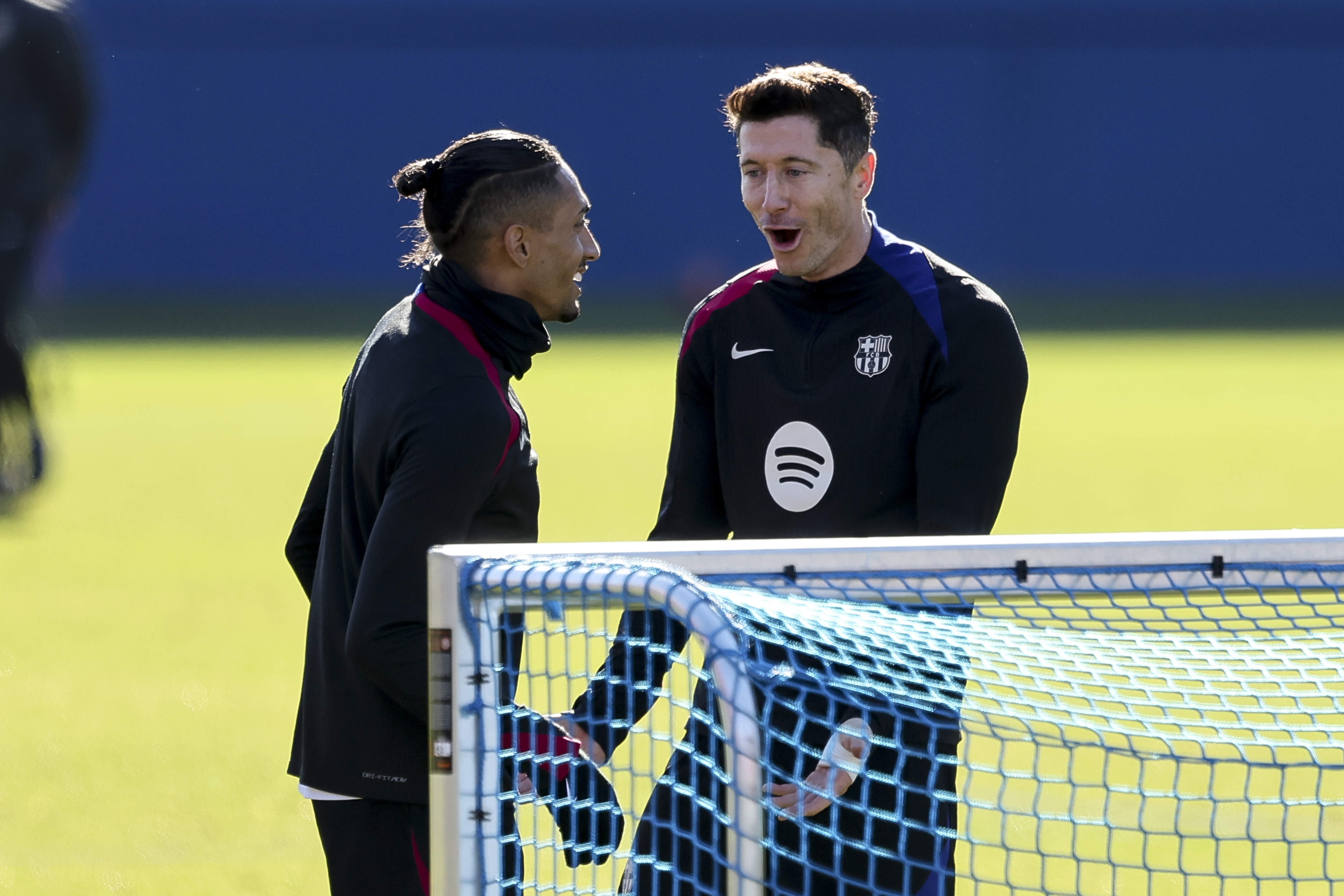 29/12/24  
ENTRENAMIENTO DE PUERTAS ABIERTAS DEL FC BARCELONA EN EL ESTADI JOHAN CRUYFF DE SANT JOAN DESPI
RAPHINHA (11) FC BARCELONA
ROBERT LEWANDOWSKI (9) FC BARCELONA