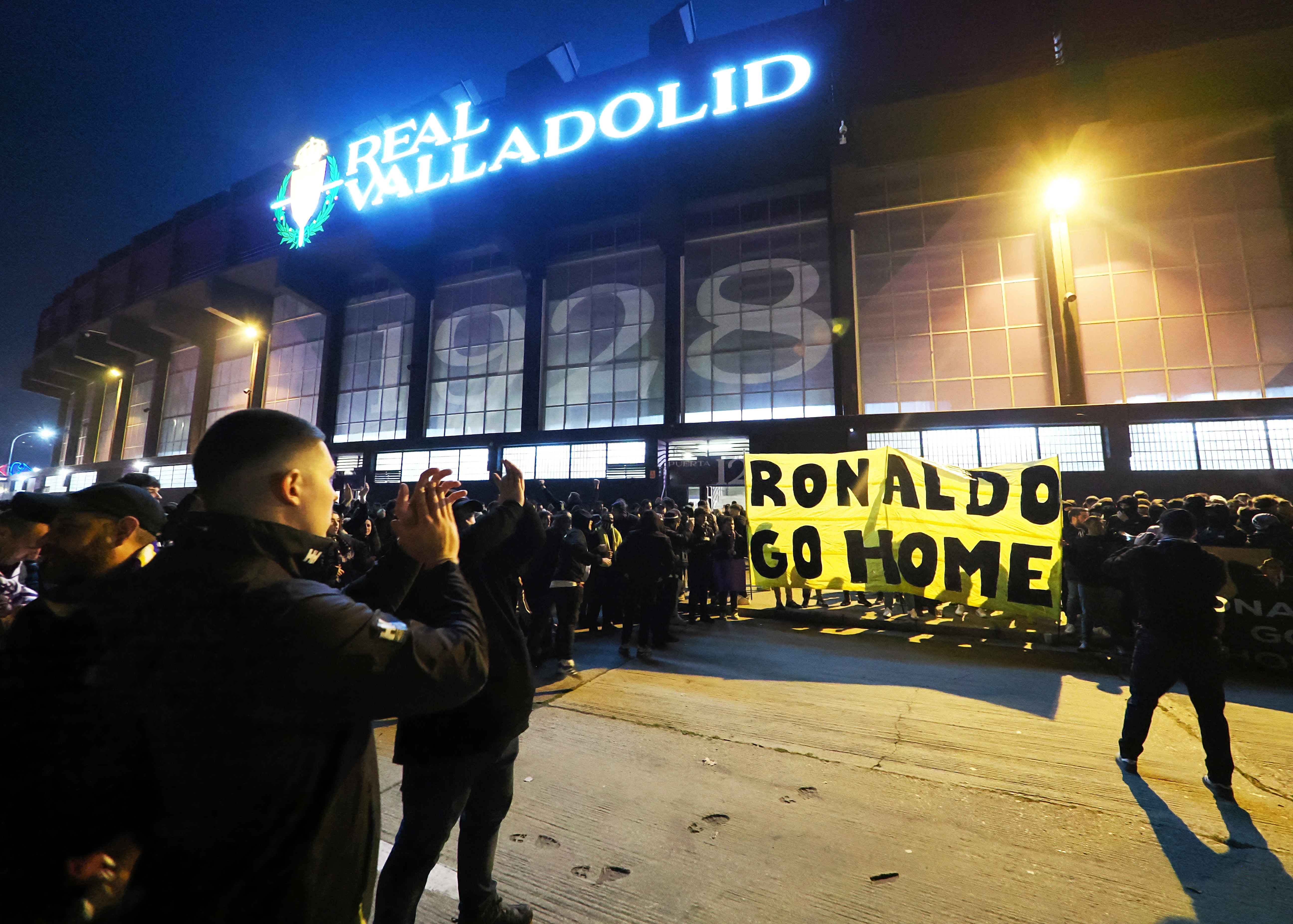 30/11/24 REAL VALLADOLID SEGUIDORES PROTESTAS CONTRA RONALDO EN EL JOSE ZORRILLA
