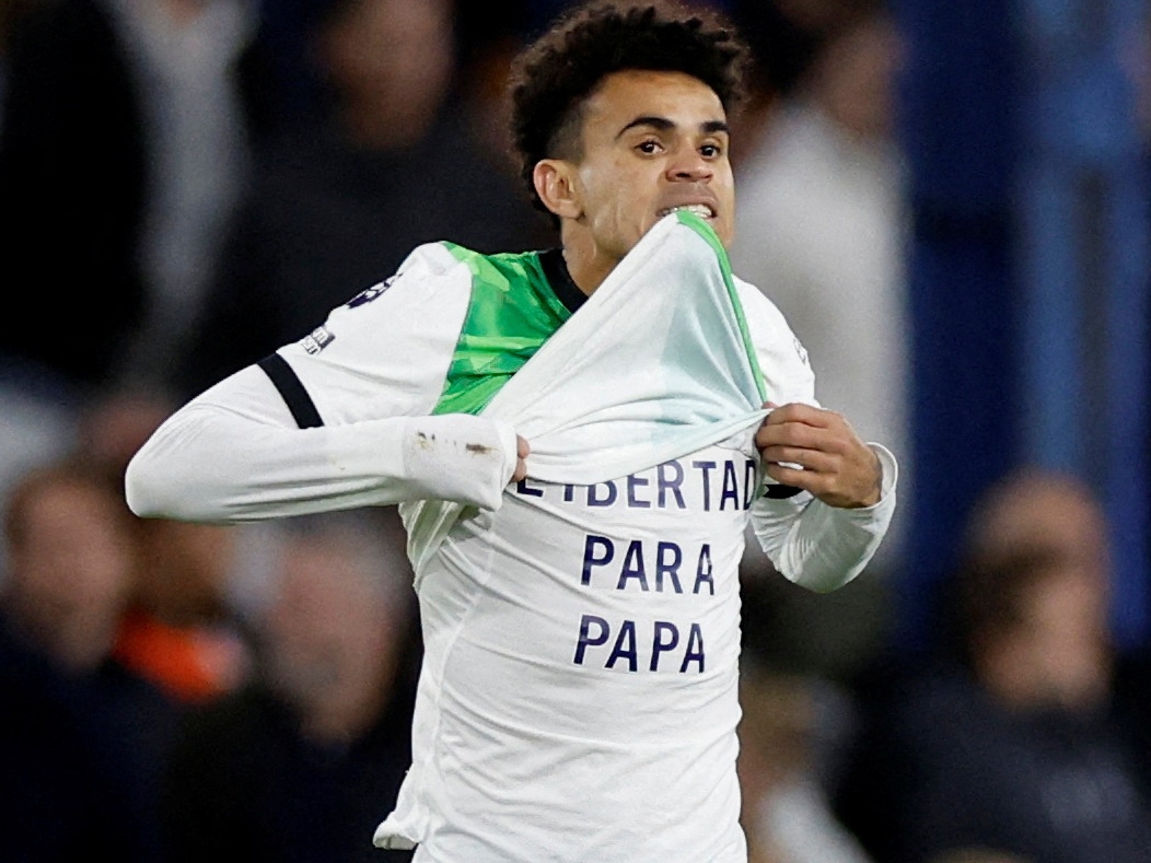 Luis Díaz salva a Darwin