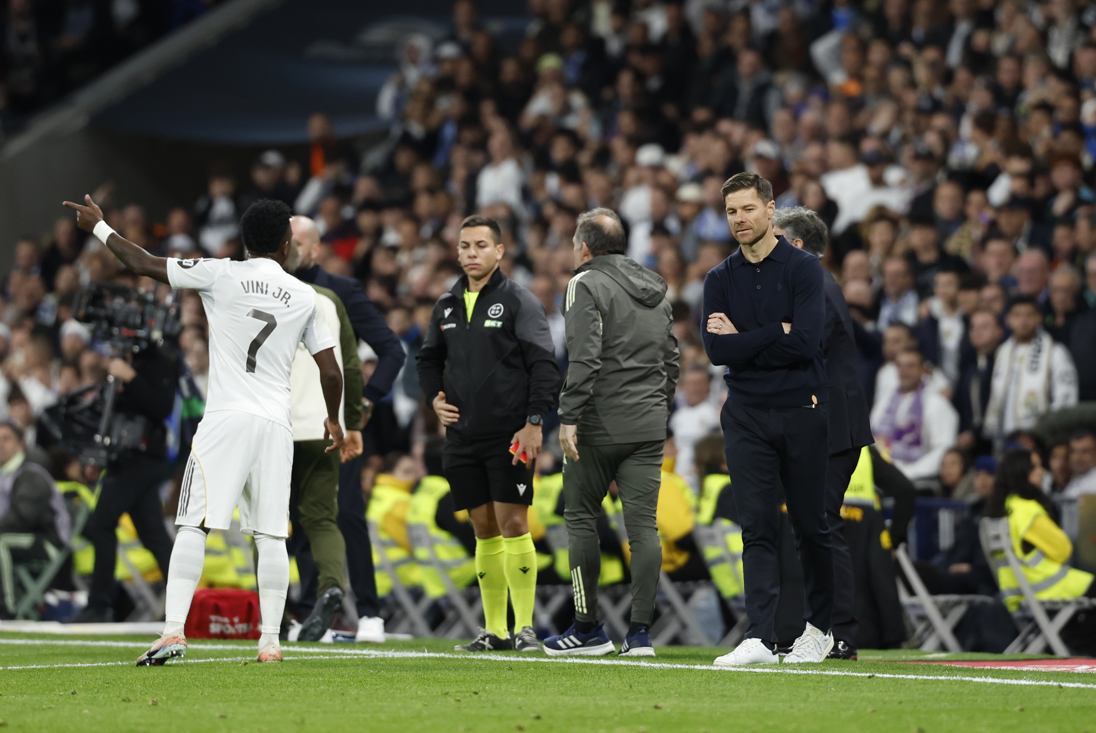 ALVARO CARRERAS XABI ALONSO