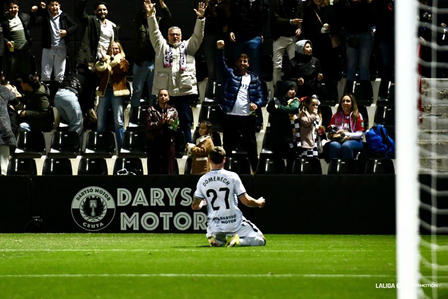 El Superferry reflota y frena la escalada del Granada