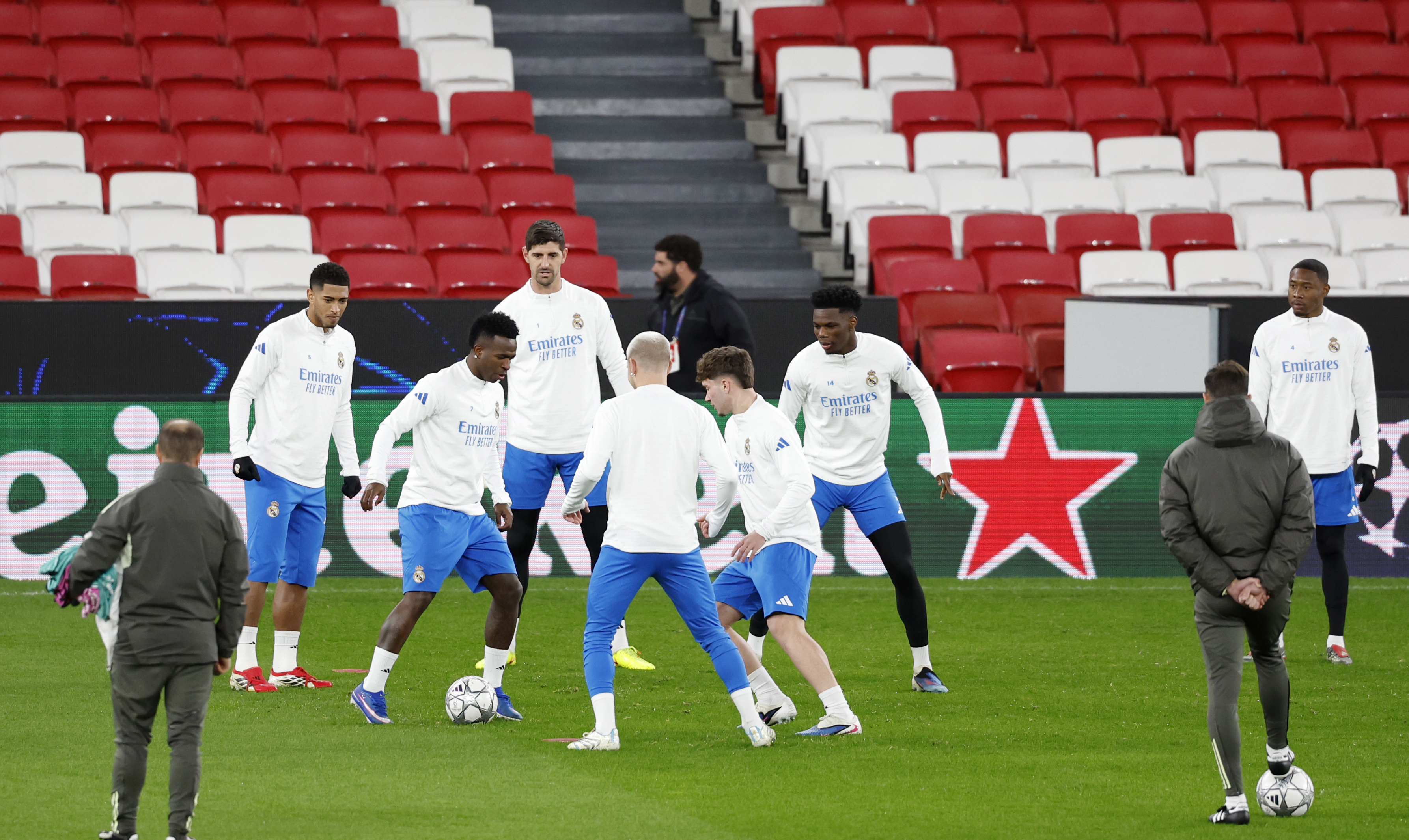 27/01/26 UEFA CHAMPIONS LEAGUE ENTRENAMIENTO REAL MADRID VINICIUS TCHOUAMENI GRUPO