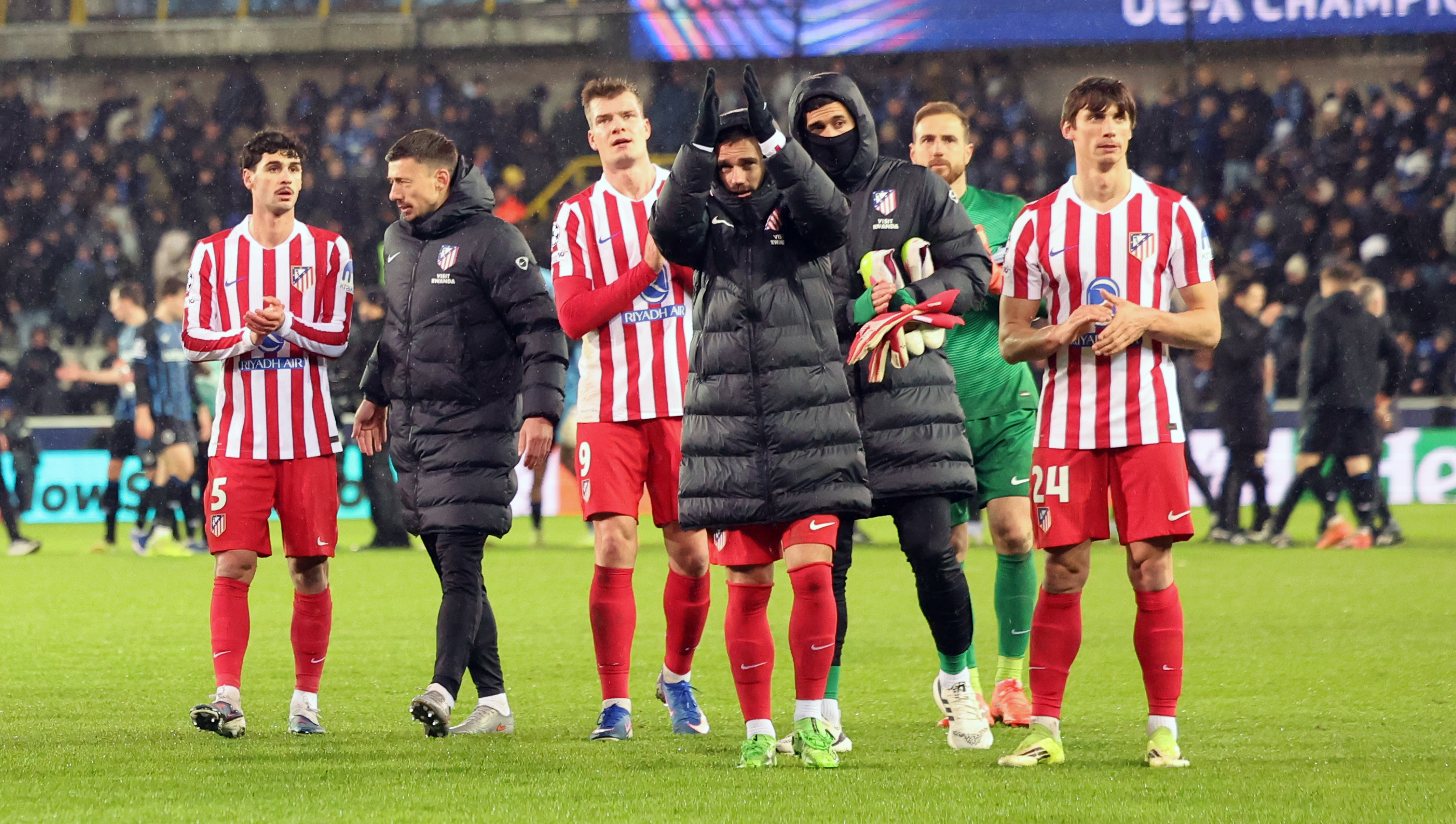 18/02/26 PARTIDO CHAMPIONS LEAGUE DIECISEISAVOS IDA
BRUJAS BRUGGE - ATLETICO DE MADRID
FIN DE PARTIDO SALUDO