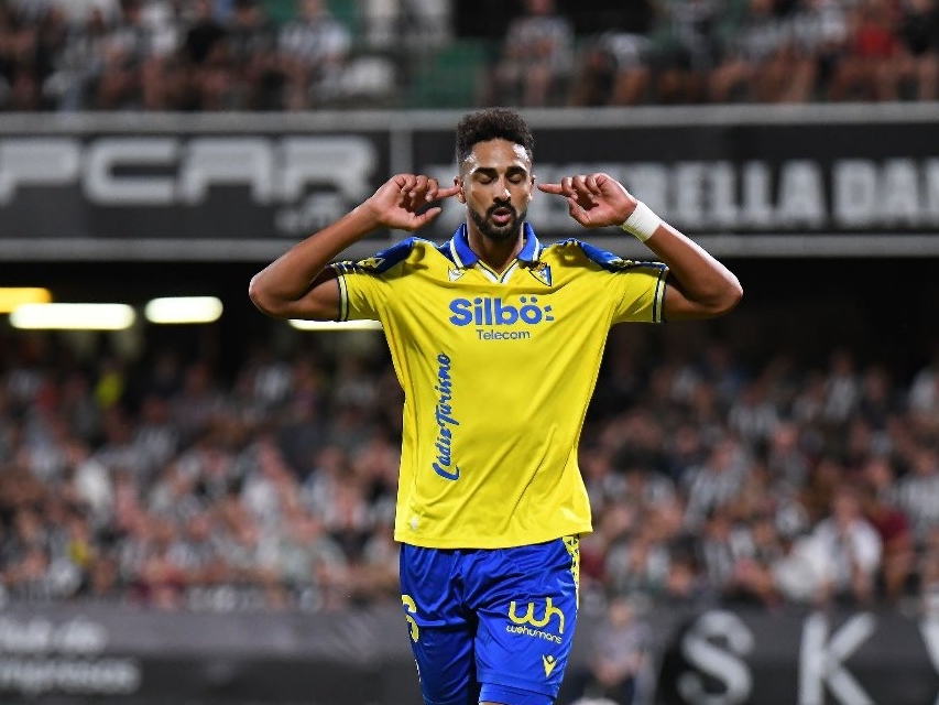 Chris Ramos celebrando uno de sus dos goles en Castalia. Foto: Cádiz CF.