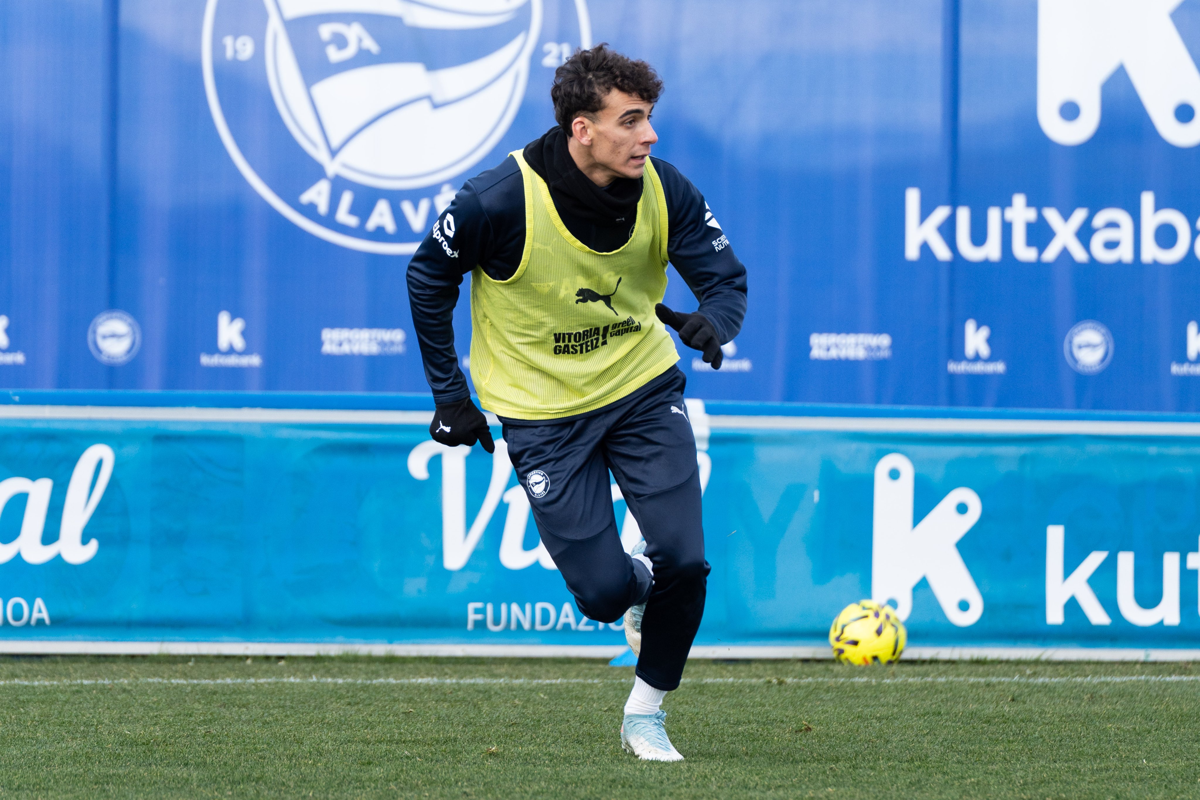 Ángel Pérez
Alavés