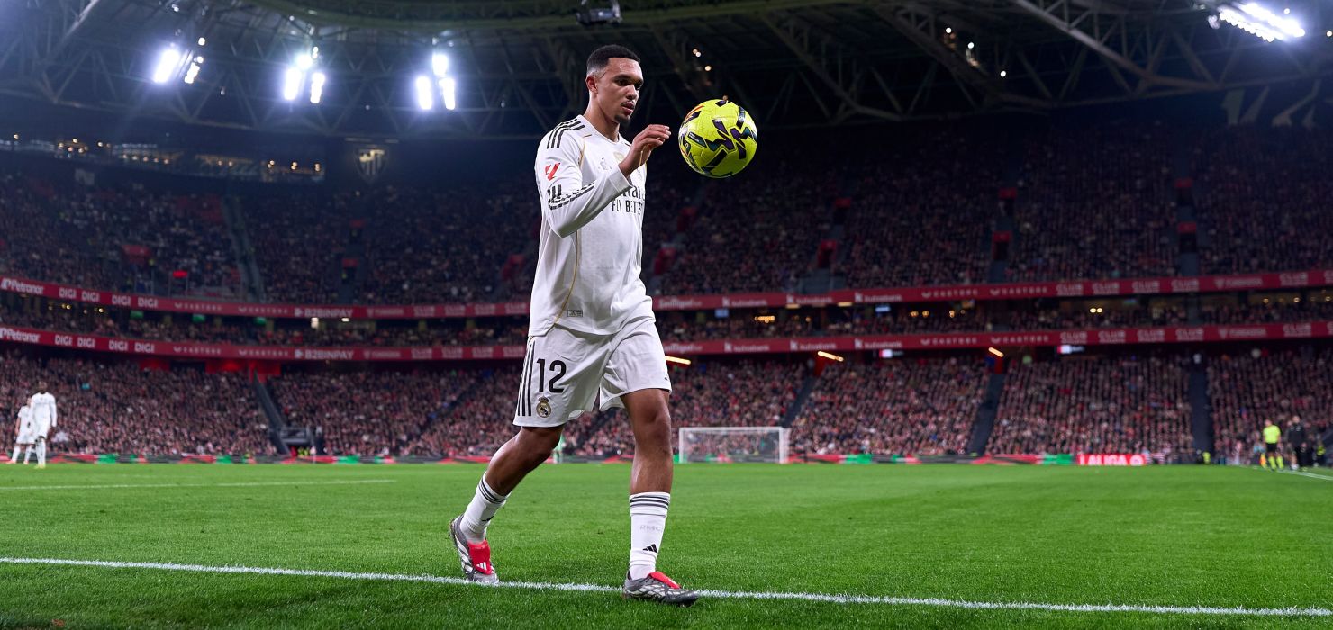 Trent Alexander-Arnold, en un partido con el Madrid.