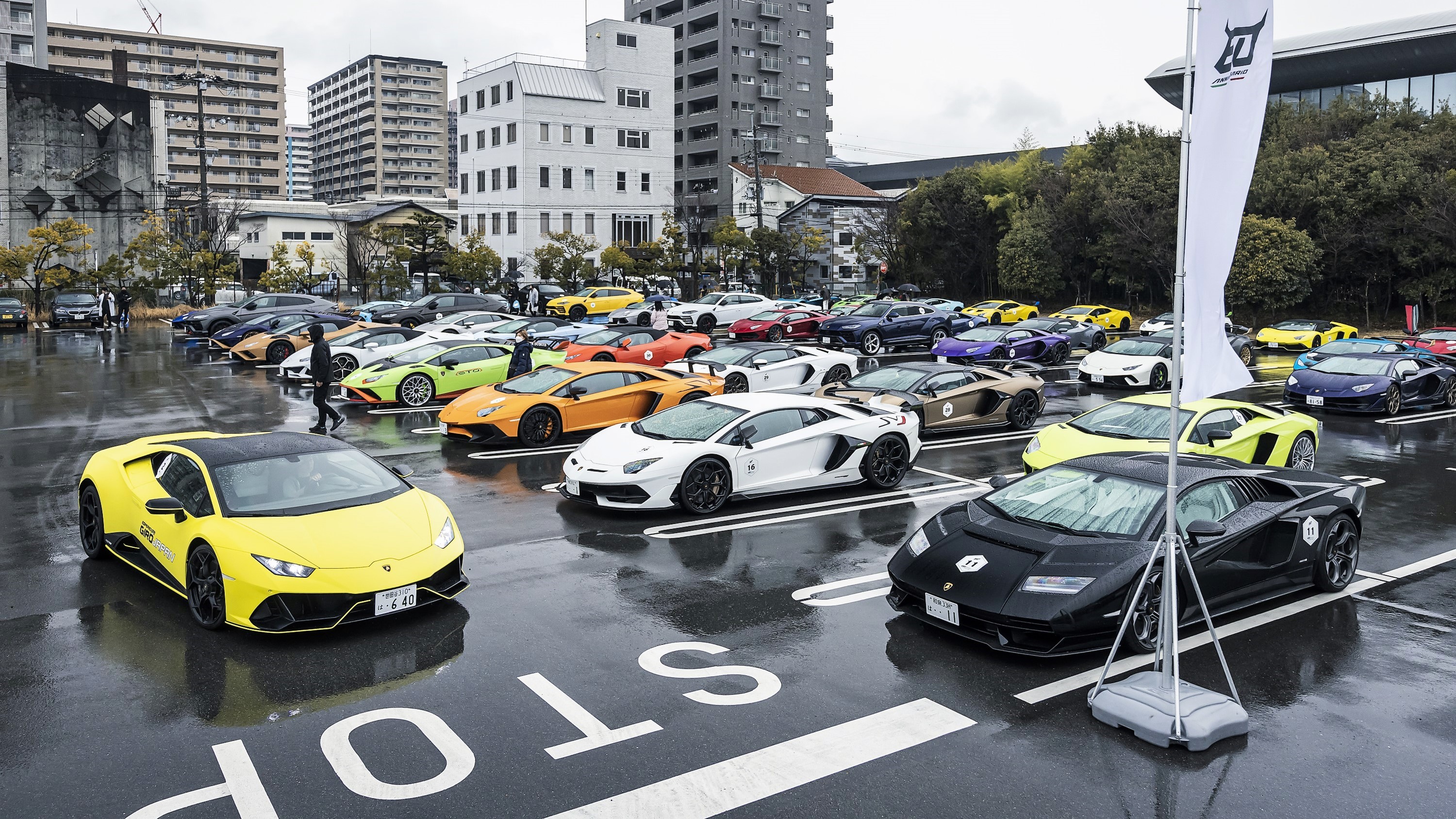 Nuevo récord Guinness del desfile de autos Lamborghini más largo del mundo  - AS México