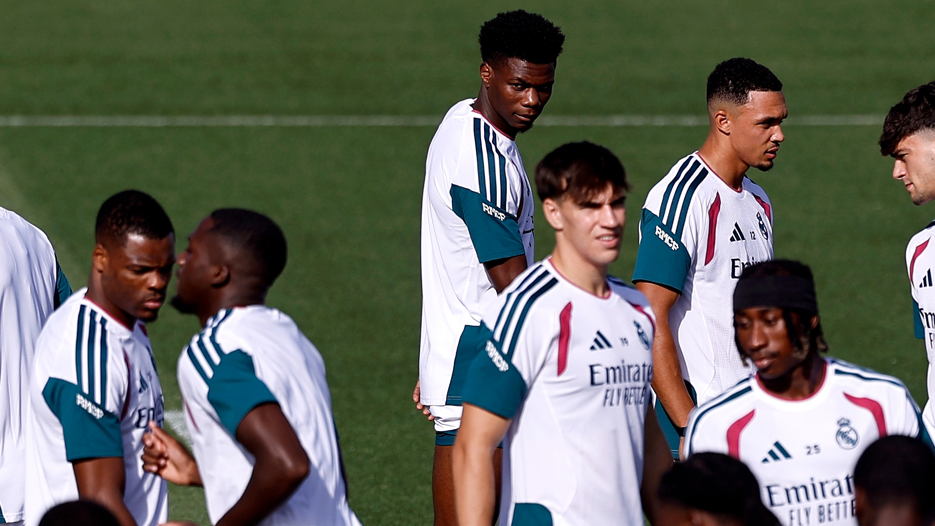 07/09/26 ENTRENAMIENTO REAL MADRID GRUPO ENDRICK ALVARO CARRERAS DENZEL DUMFRIES AURELIEN TCHOUAMENI CARLOS ESPI TRENT ALEXANDER ARNOLD YAN DIOMANDE ¿MARIO RIVAS? 