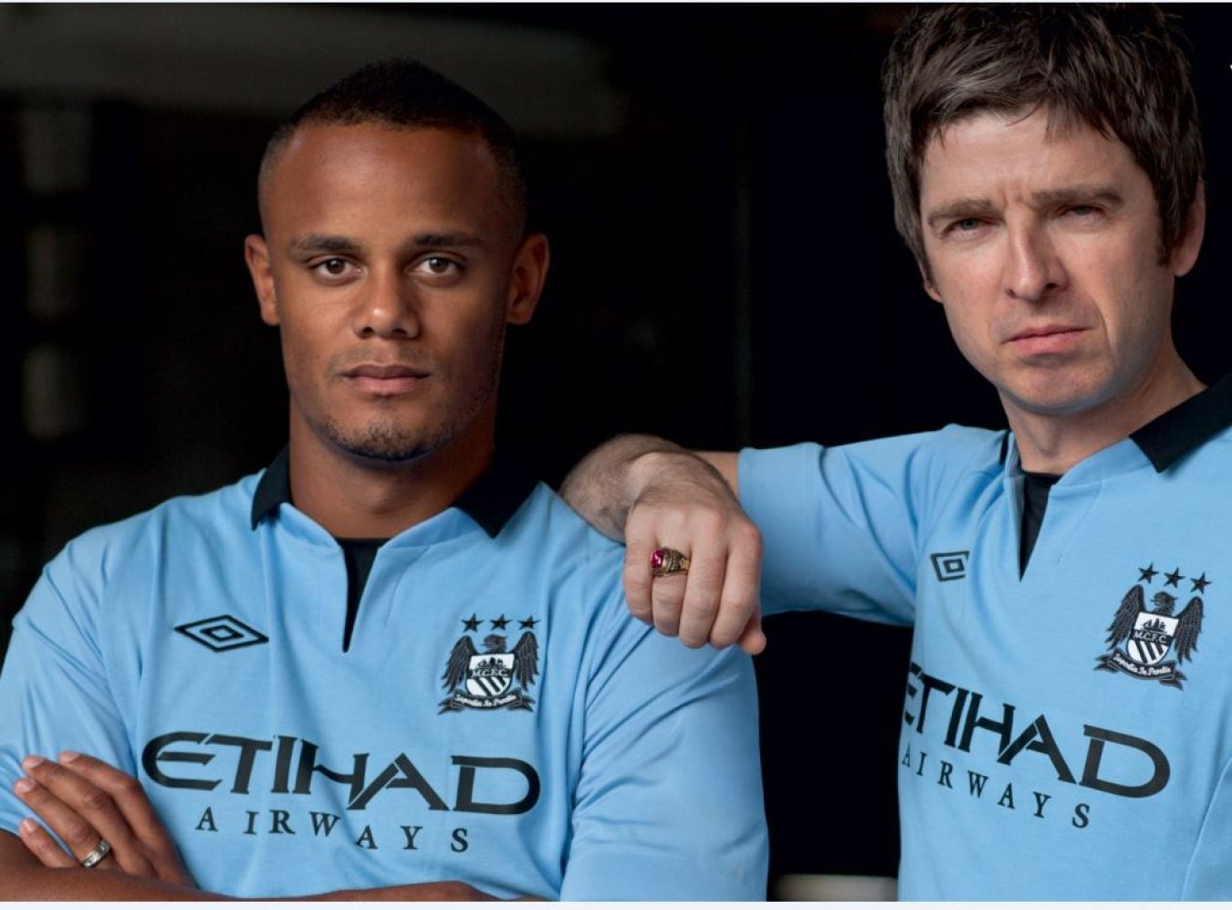 Los hermanos, ex líderes de Oasis, serían hooligans del Manchester City si el rock no se hubiera puesto en su camino. Los dos, sobre todo Noel, son asiduos al Etihad Stadium, donde juega el equipo de Pep Guardiola. Noel, incluso, ha llegado a viajar junto al equipo para verlos en partidos de Champions, como fue en 2012, cuando celebró por todo lo alto en el Bernabéu, los goles de los ‘citizens’ al Real Madrid.