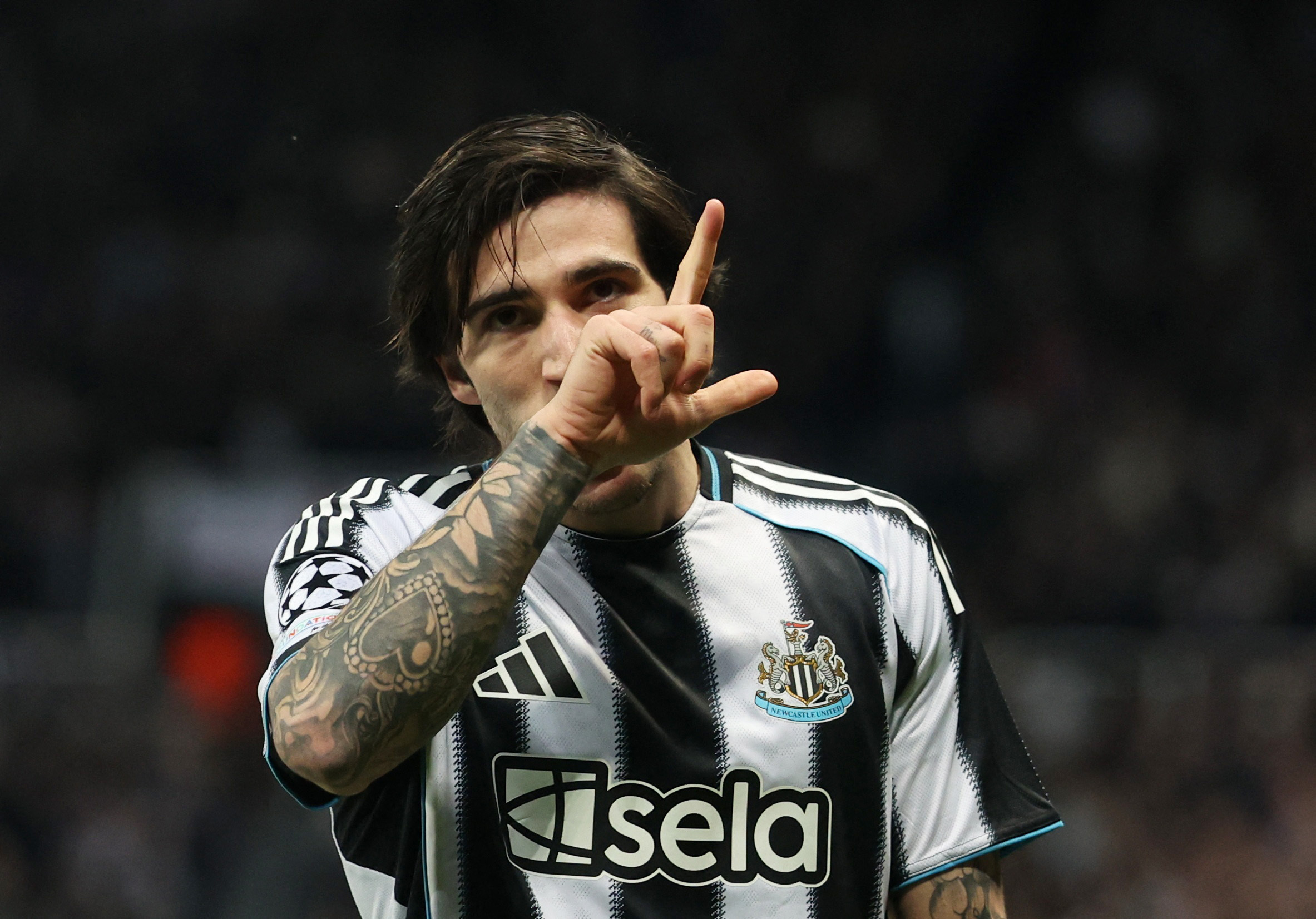 Soccer Football - UEFA Champions League - Play Off - Second Leg - Newcastle United v Qarabag - St James' Park, Newcastle, Britain - February 24, 2026 Newcastle United's Sandro Tonali celebrates scoring their first goal REUTERS/Scott Heppell