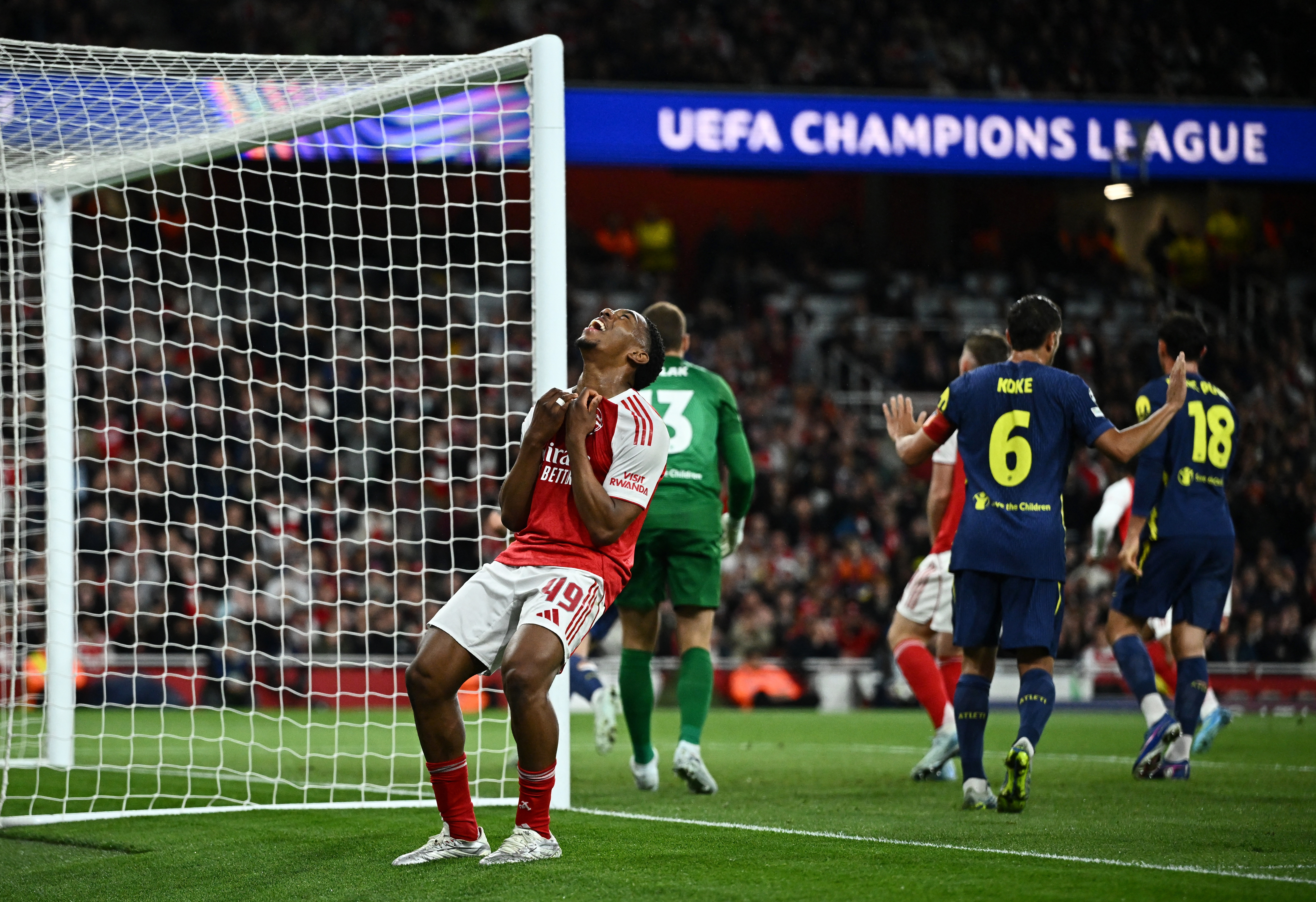 Soccer Football - UEFA Champions League - Semi Final - Second Leg - Arsenal v Atletico Madrid - Emirates Stadium, London, Britain - May 5, 2026 Arsenal's Myles Lewis-Skelly reacts after missing a chance to score REUTERS/Dylan Martinez