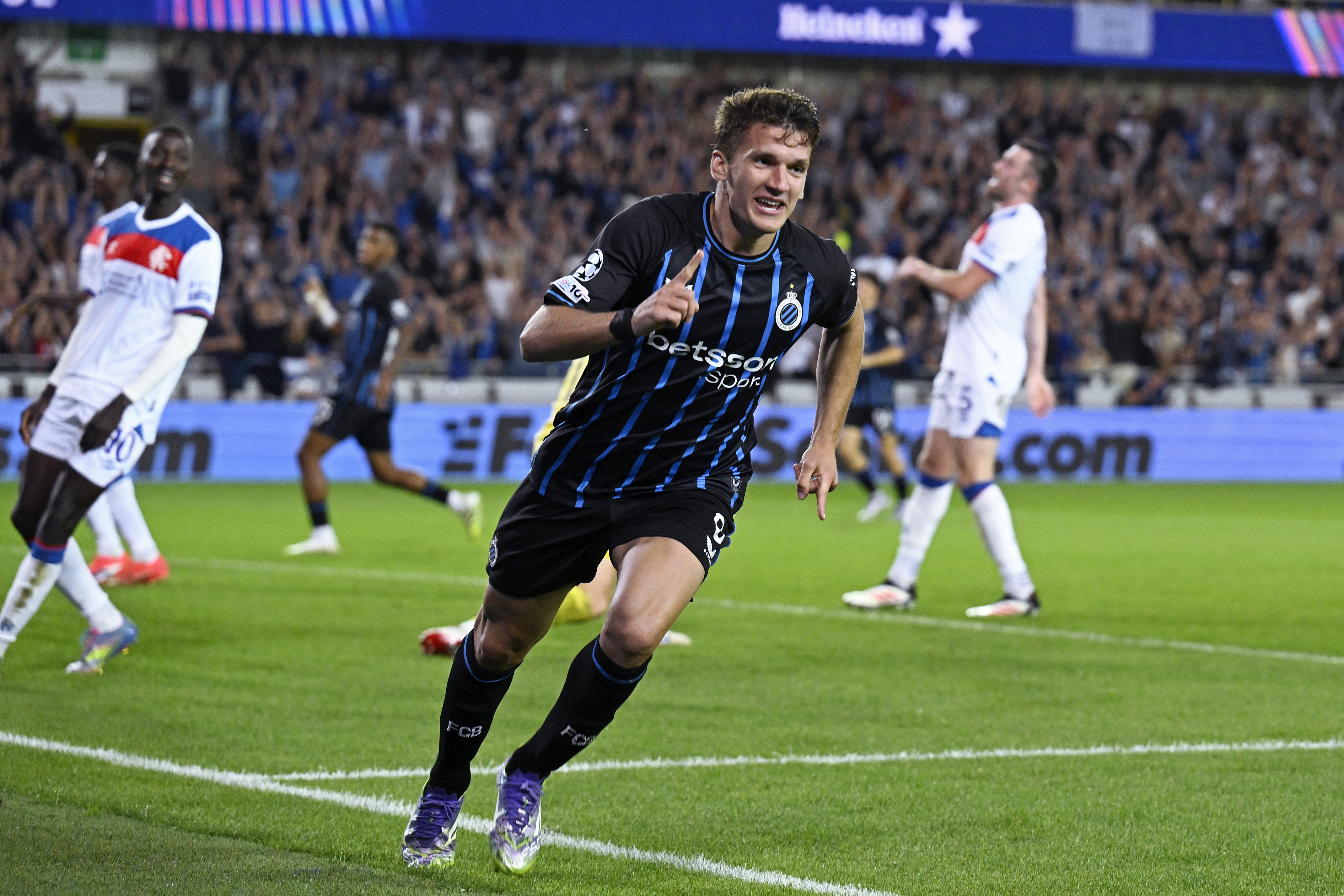 Christos Tzolis, máximo goleador del FC Brujas en la Jupiler Pro League con 5 tantos, también marcó en Champions ante el Atalanta, firmando una victoria clave fuera de casa. El delantero griego está siendo decisivo en Europa y en Bélgica.