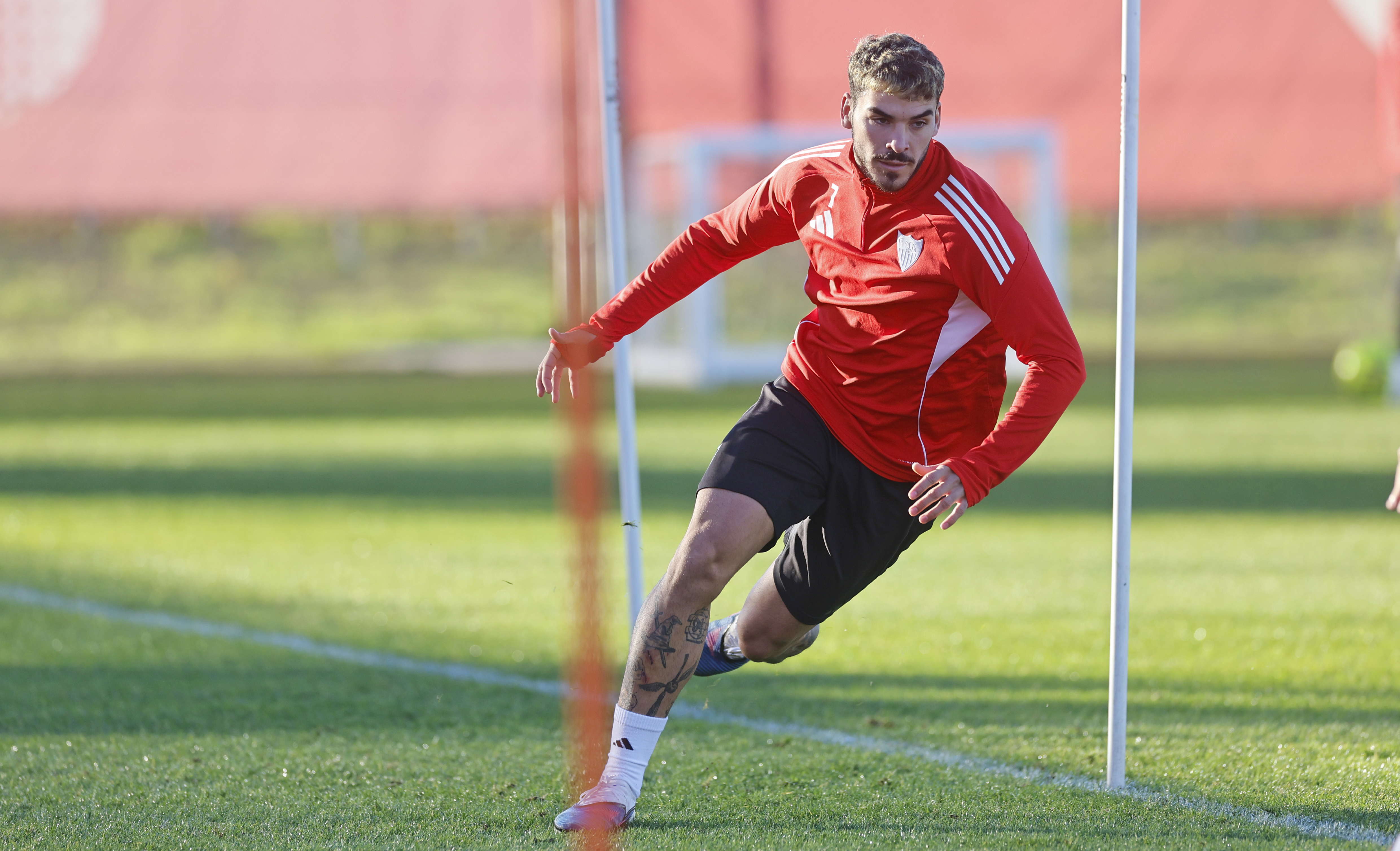 29/12/25 ENTRENAMIENTO 

SEVILLA 

ISAAC ROMERO