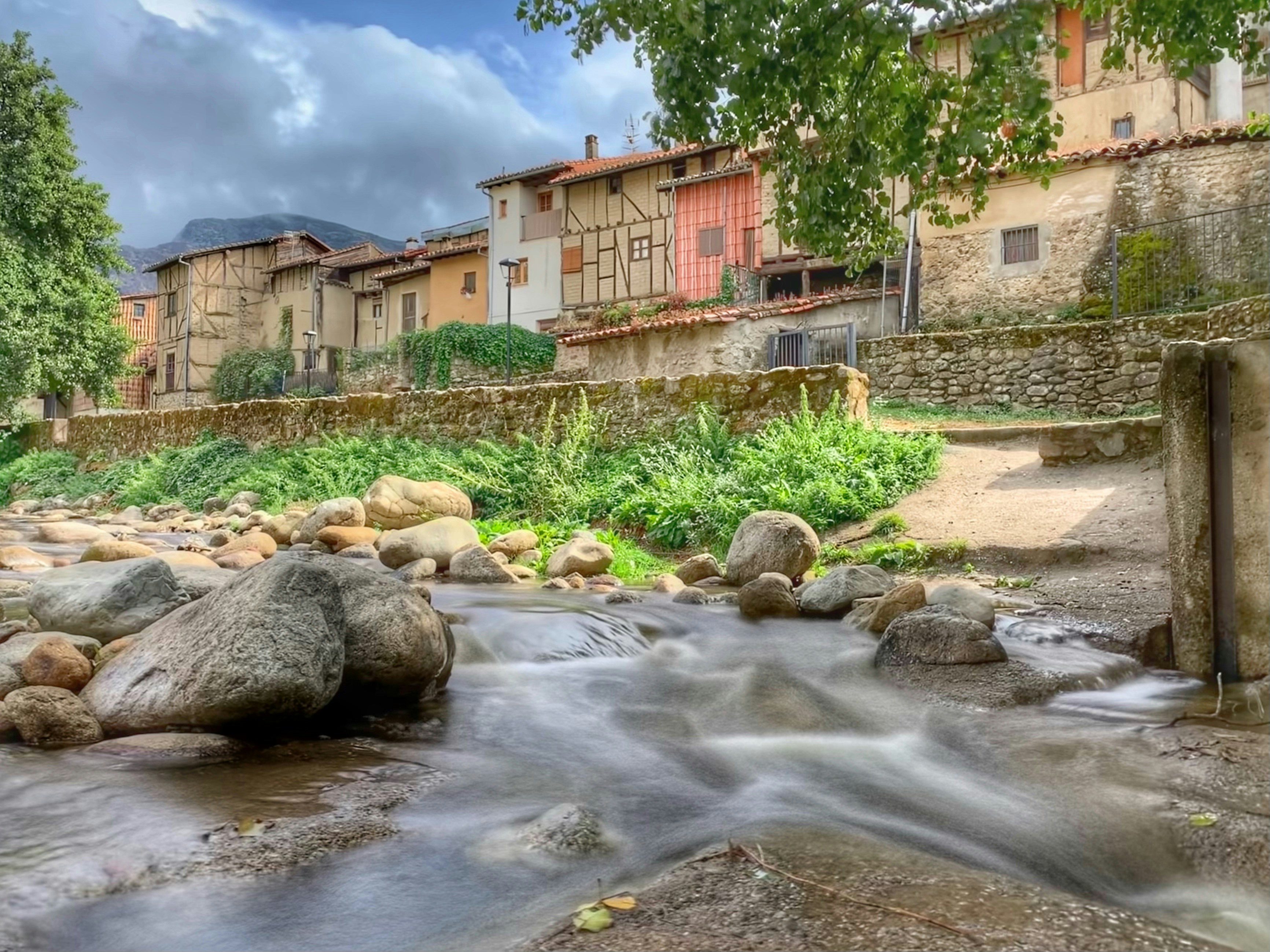 Los pueblos más bonitos de Extremadura en 2024: ¿cuáles son los que tienen  más encanto? - Tikitakas