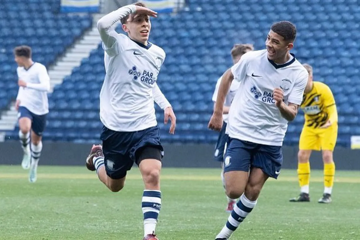 Felipinho: La nueva sensación del fútbol inglés que nació en Brasil pero quiere jugar con Argentina