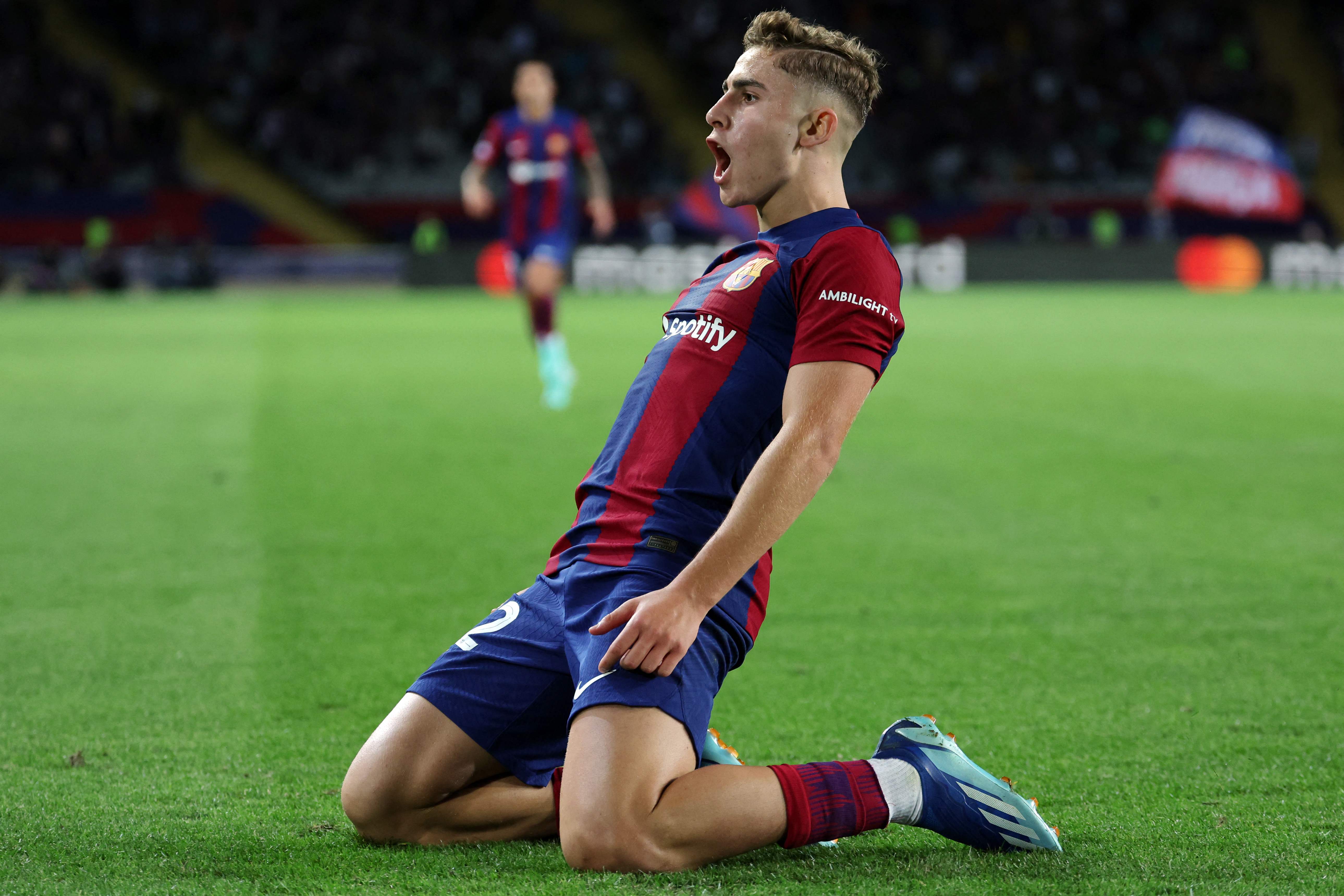 Barcelona's Spanish midfielder #32 Fermin Lopez celebrates scoring his team's second goal during the UEFA Champions League 1st round Group H football match between FC Barcelona and Shakhtar Donetsk at the Estadi Olimpic Lluis Companys in Barcelona on October 25, 2023. (Photo by LLUIS GENE / AFP)
PUBLICADA 26/10/23 NA MA32 1COL