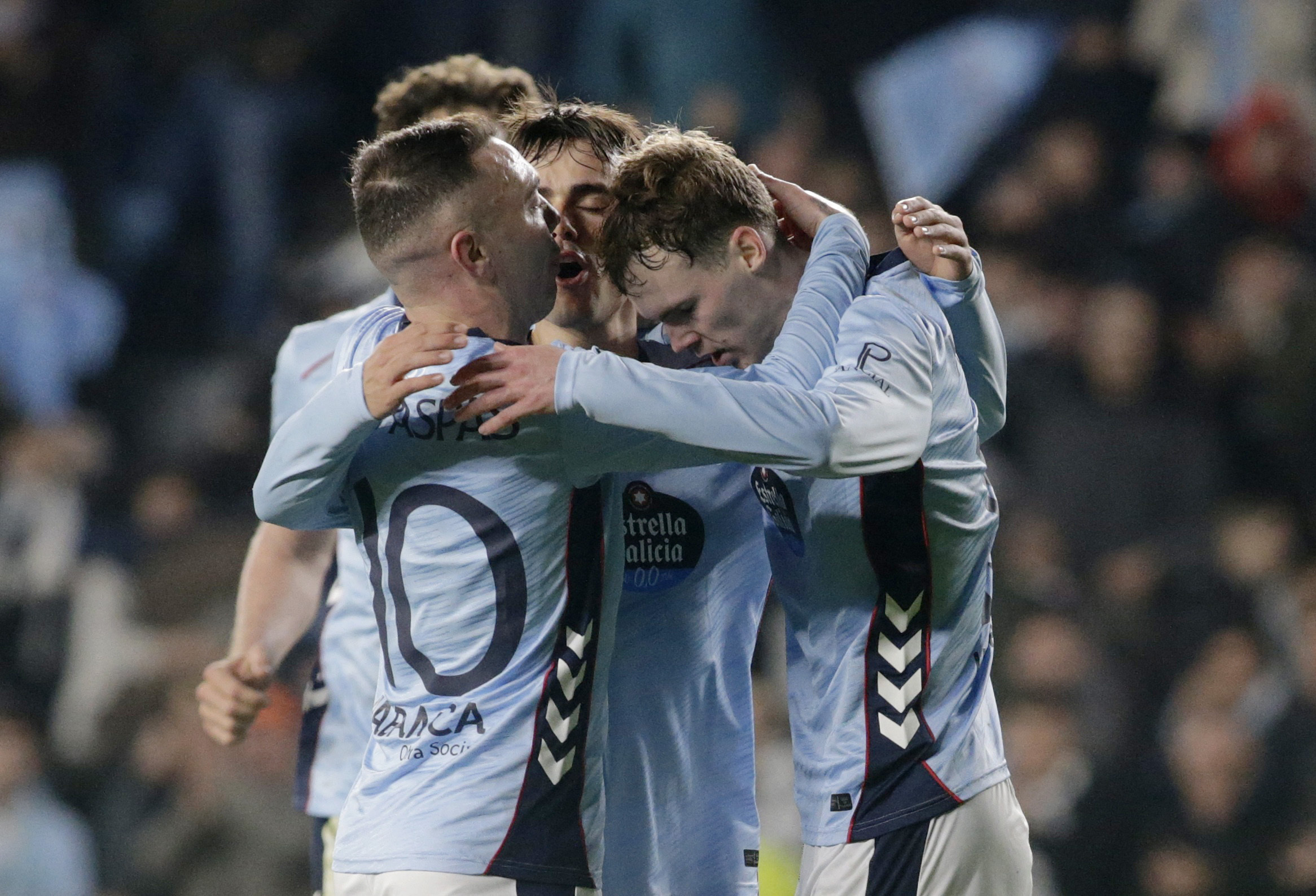 Soccer Football - UEFA Europa League - Play Off - Second Leg - Celta Vigo v PAOK - Estadio de Balaidos, Vigo, Spain - February 26, 2026 Celta Vigo's Williot Swedberg celebrates scoring their first goal with teammates REUTERS/Miguel Vidal
