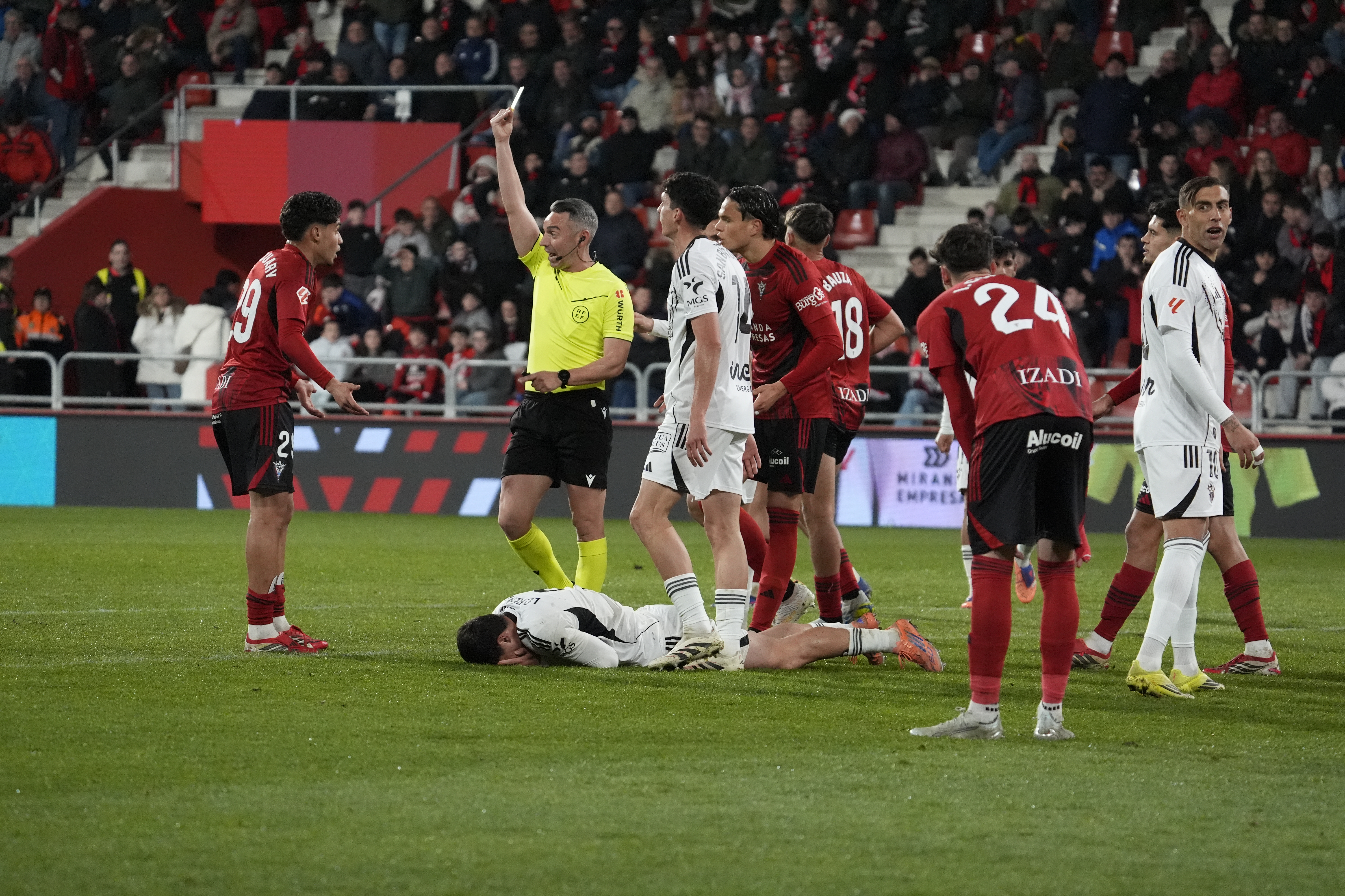 El Mirandés se ahoga en la orilla tras el gol de Jefté