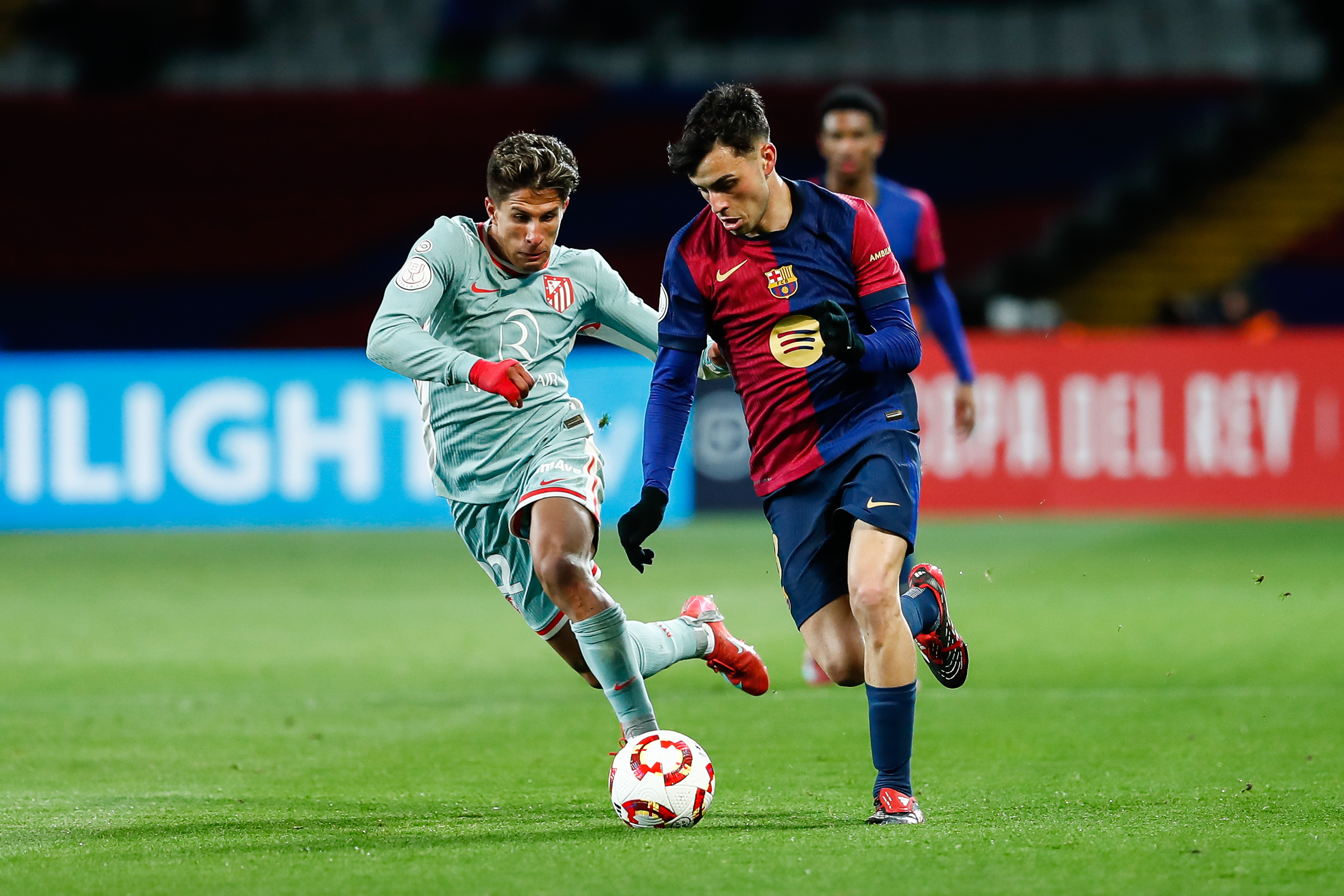 Giuliano Simeone of Atletico de Madrid and Pedri Gonzalez of FC Barcelona in action during the Spanish Cup, Copa del Rey, semi-final football match played between FC Barcelona and Atletico de Madrid at Estadi Olimpic Lluis Companys on February 25, 2025 in Barcelona, Spain.
AFP7
25/02/2025 ONLY FOR USE IN SPAIN
