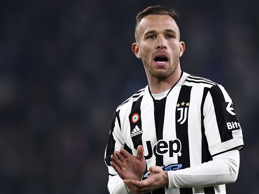 ALLIANZ STADIUM, TURIN, ITALY - 2021/12/21: Arthur Melo of Juventus FC gestures during the Serie A football match between Juventus FC and Cagliari Calcio. Juventus FC won 2-0 Cagliari Calcio. (Photo by Nicol&Atilde;&sup2; Campo/LightRocket via Getty Image