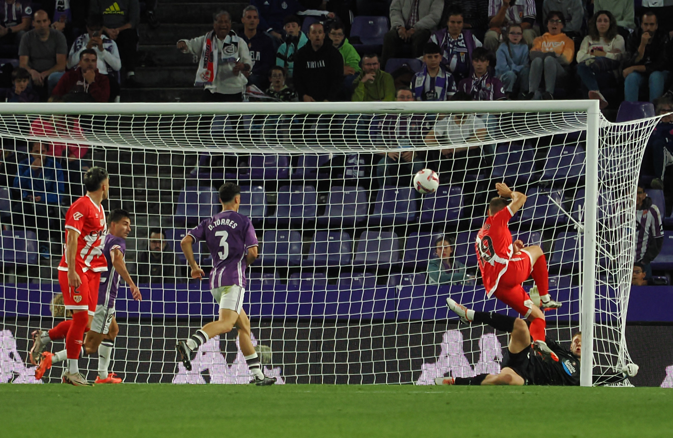 De Frutos saca los colores al Real Valladolid