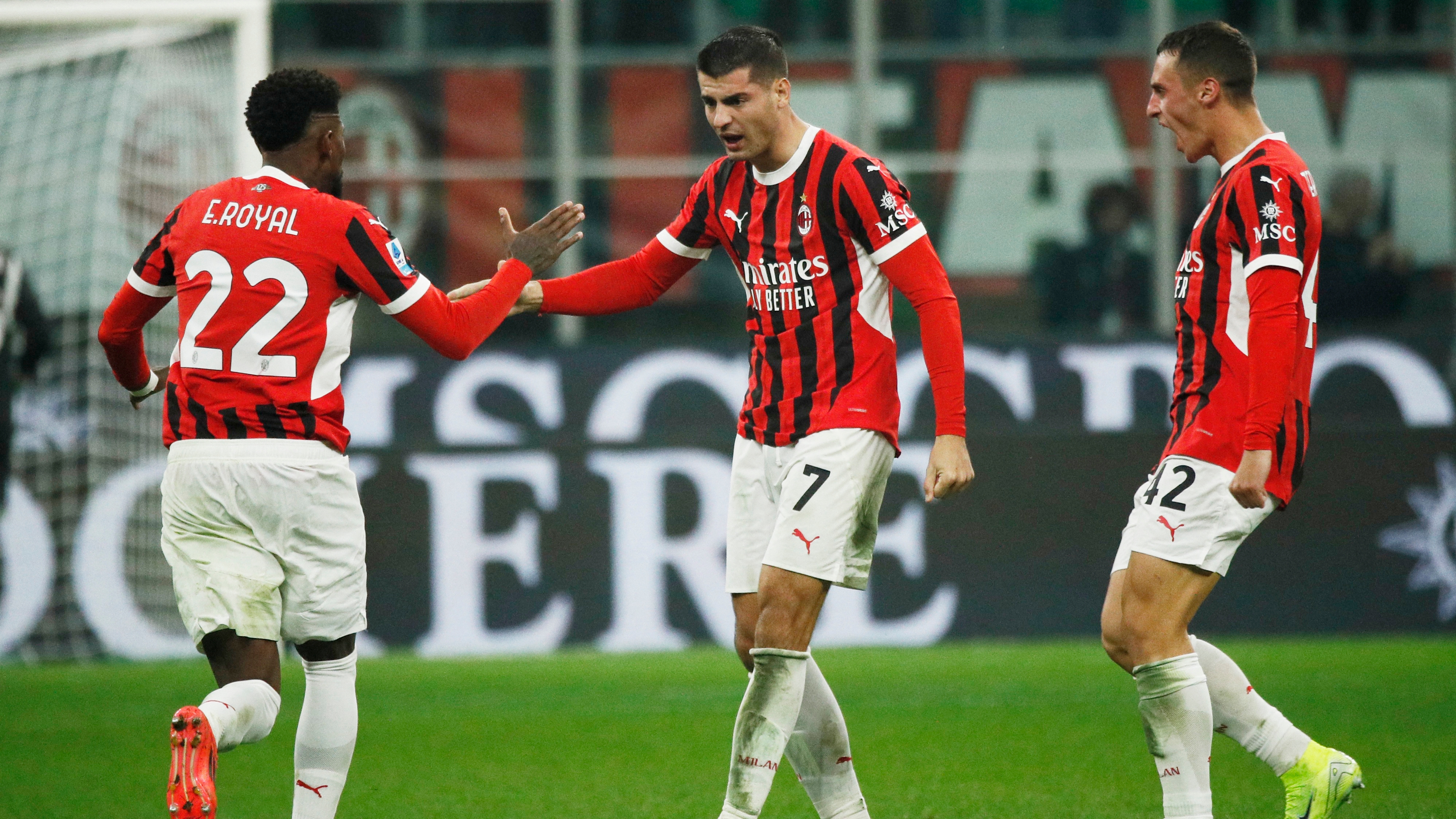 Soccer Football - Serie A - AC Milan v Napoli - San Siro, Milan, Italy - October 29, 2024 AC Milan's Alvaro Morata celebrates with teammates after scoring a goal later disallowed REUTERS/Alessandro Garofalo