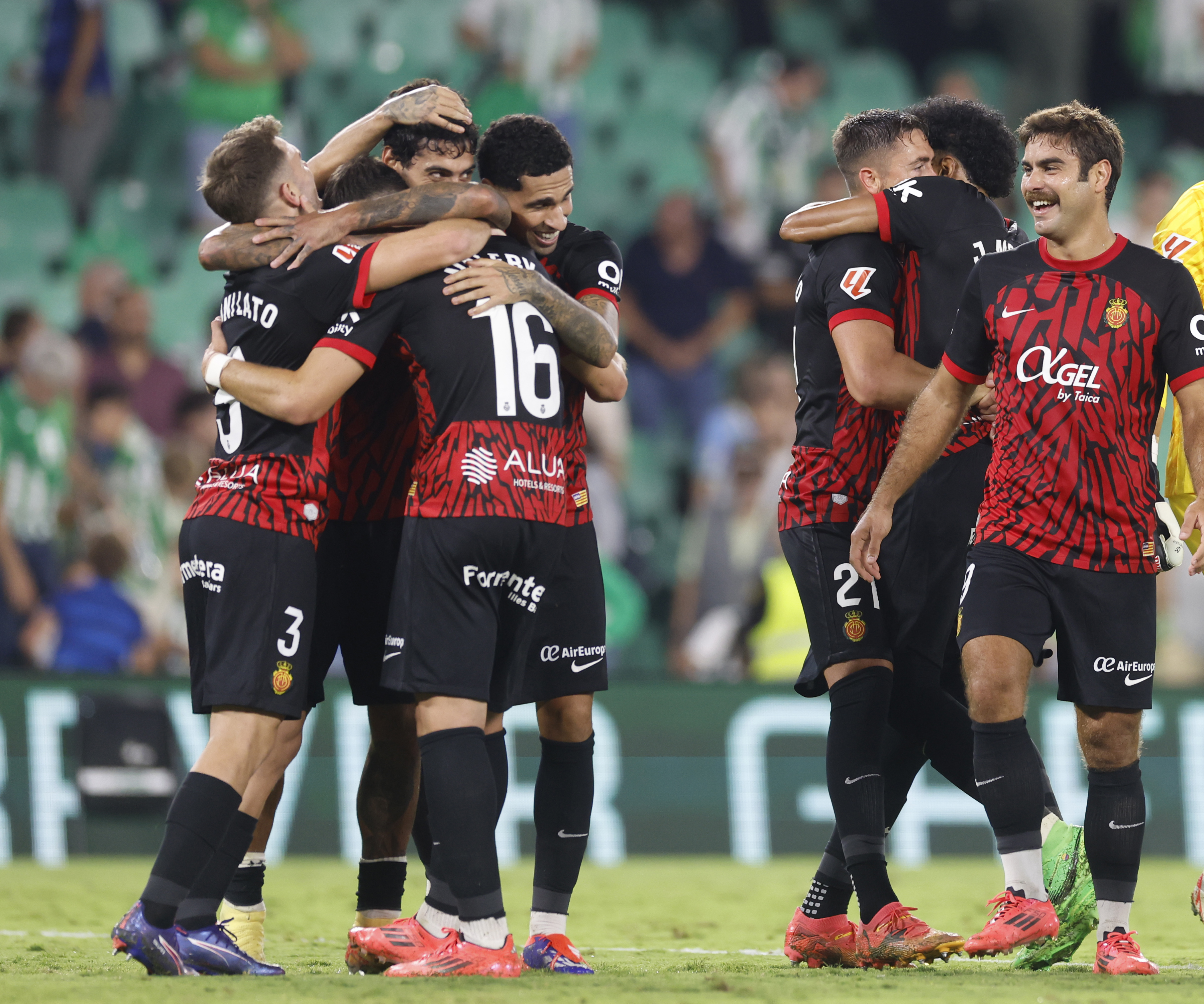 El Mallorca asalta el Villamarín para soñar con Europa