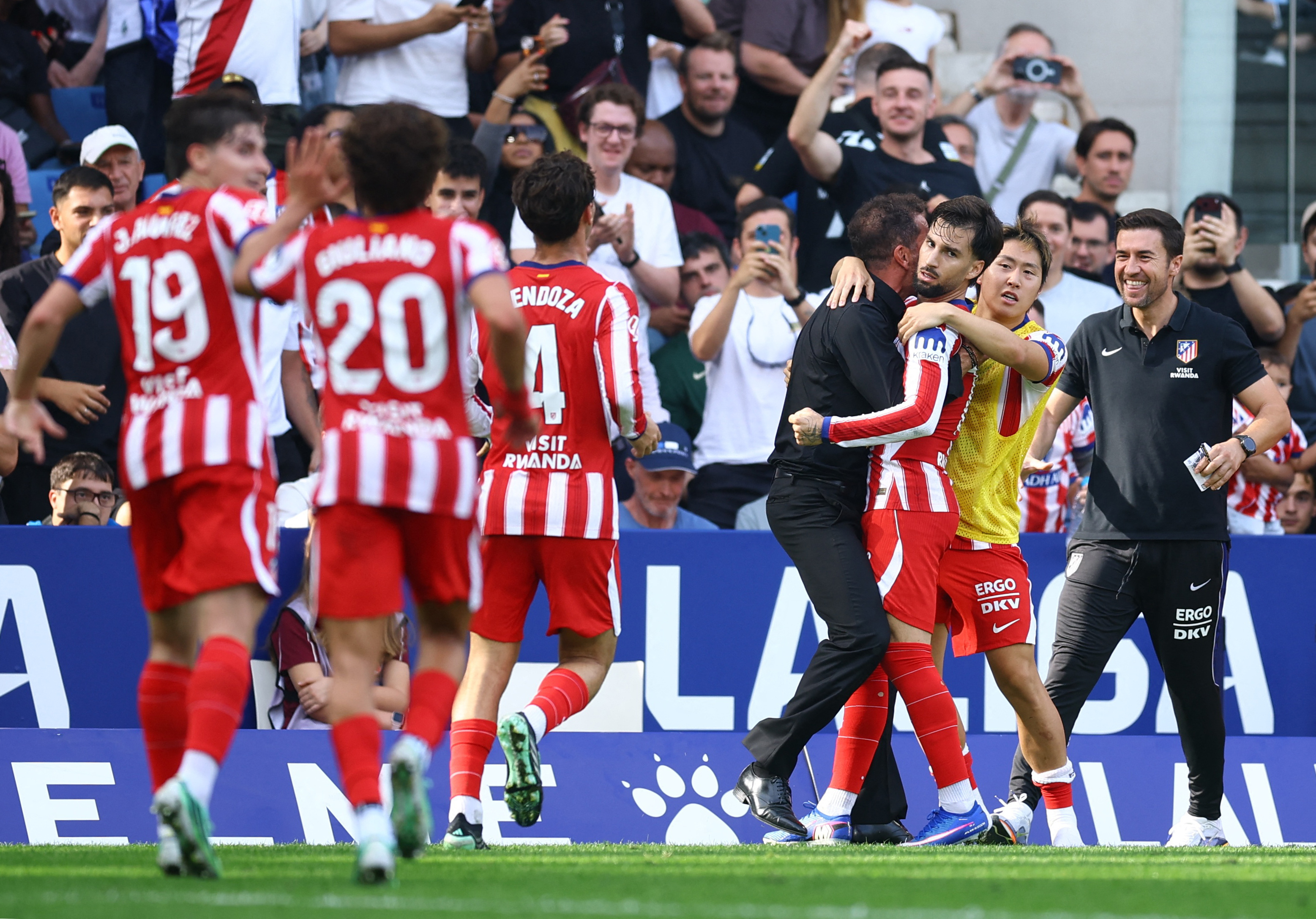 Baena ya hace de Griezmann