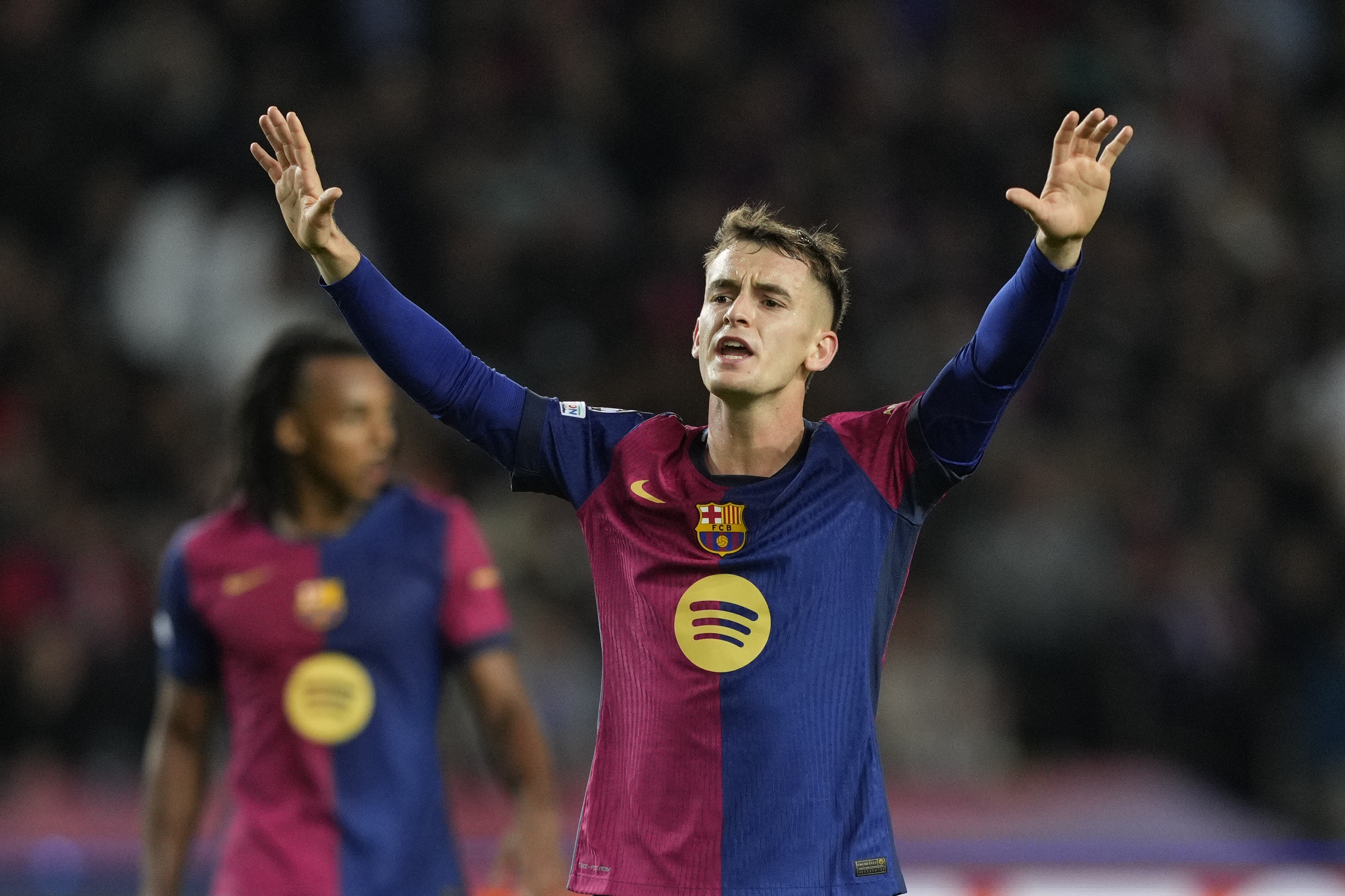 BARCELONA, 23/10/2024.- El centrocampista del Barcelona Marc Casadó, durante el partido de la Liga de Campeones que FC Barcelona y Bayern Munich disputan este miércoles en el estadio Olímpico Lluis Companys. EFE/Alejandro García
