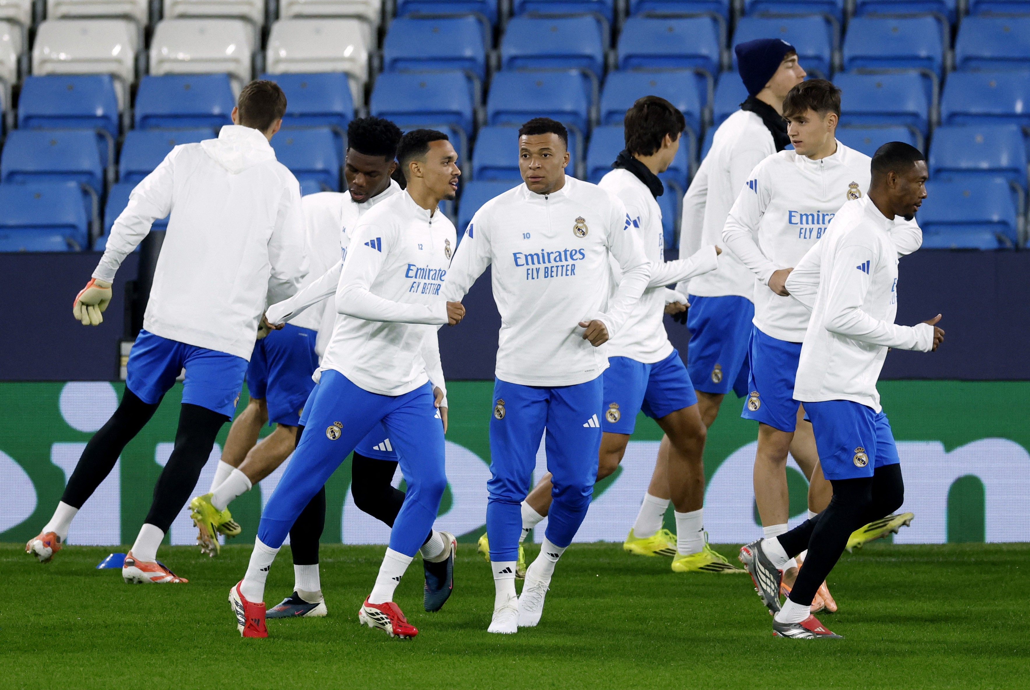 Soccer Football - UEFA Champions League - Real Madrid training - Etihad Stadium, Manchester, Britain - March 16, 2026 Real Madrid's Kylian Mbappe during training with teammates Action Images via Reuters/Jason Cairnduff