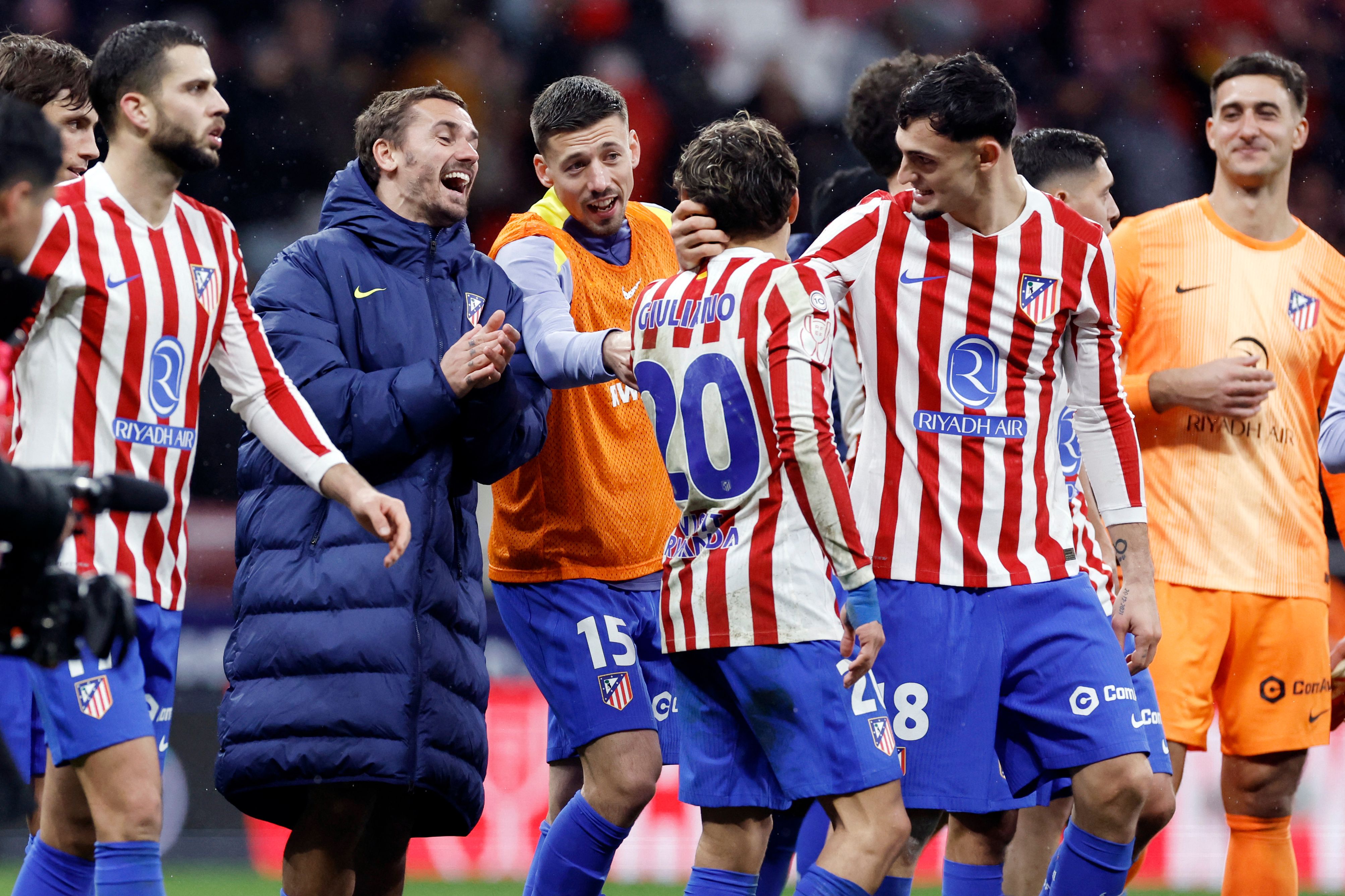 El Atlético celebra con euforia una noche histórica en el Metropolitano, culminada con un juego arrollador y la sensación colectiva de tener un pie en la final tras firmar una actuación memorable.